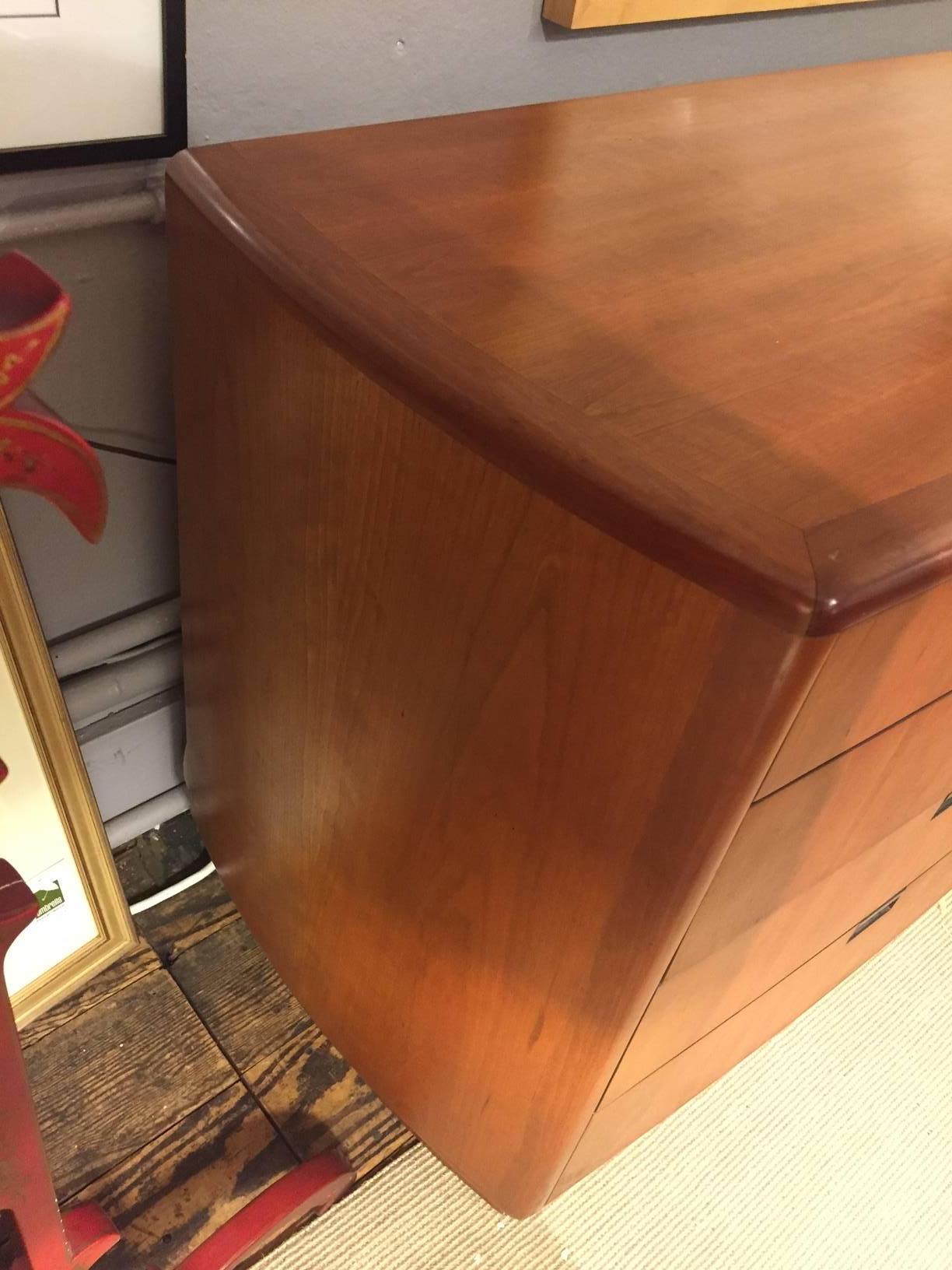 Dunbar Mid-Century Sideboard Credenza  In Good Condition In Hopewell, NJ