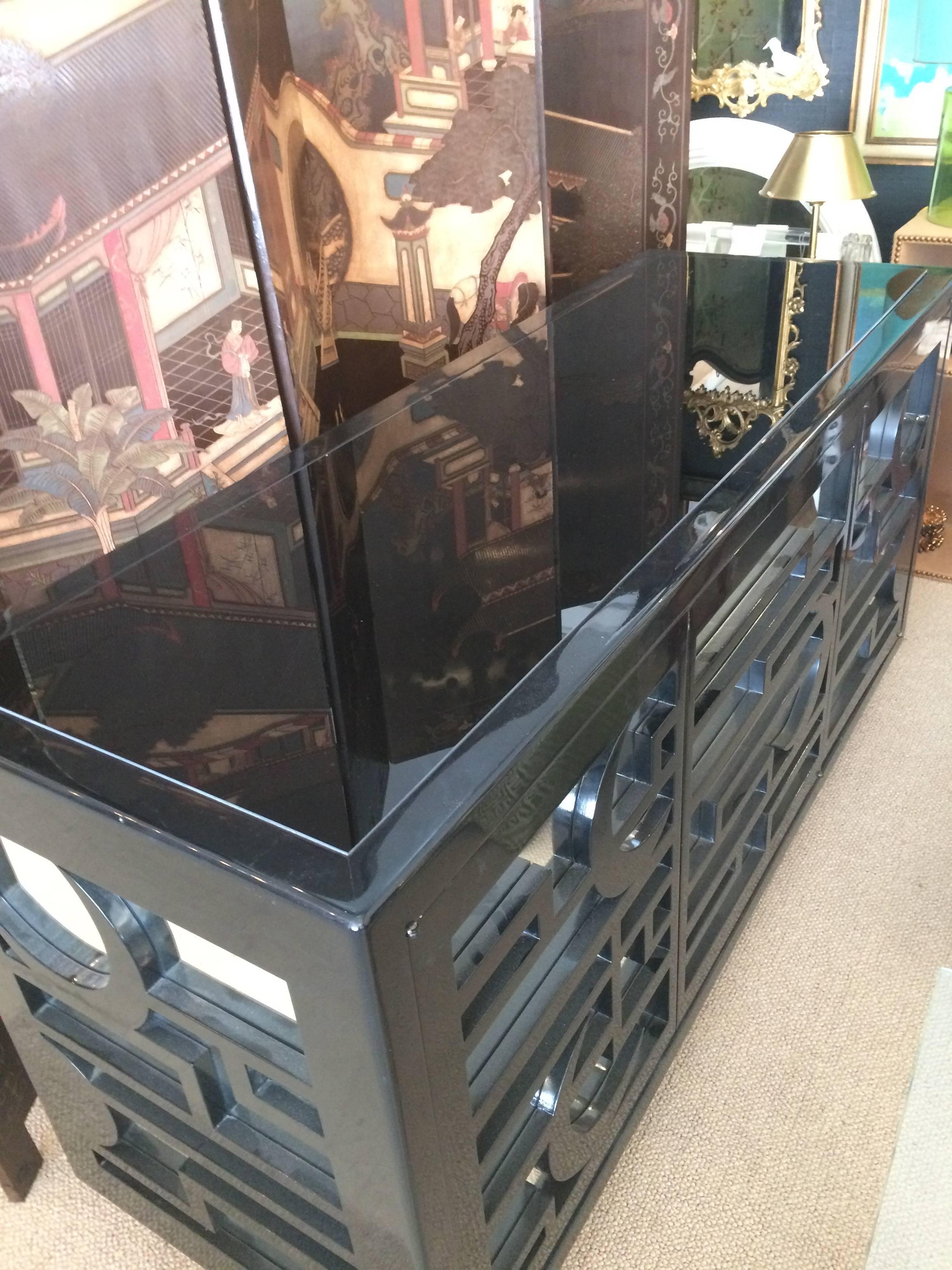 Late 20th Century Very Impressive Large Black Lacquer and Mirrored Sideboard Credenza