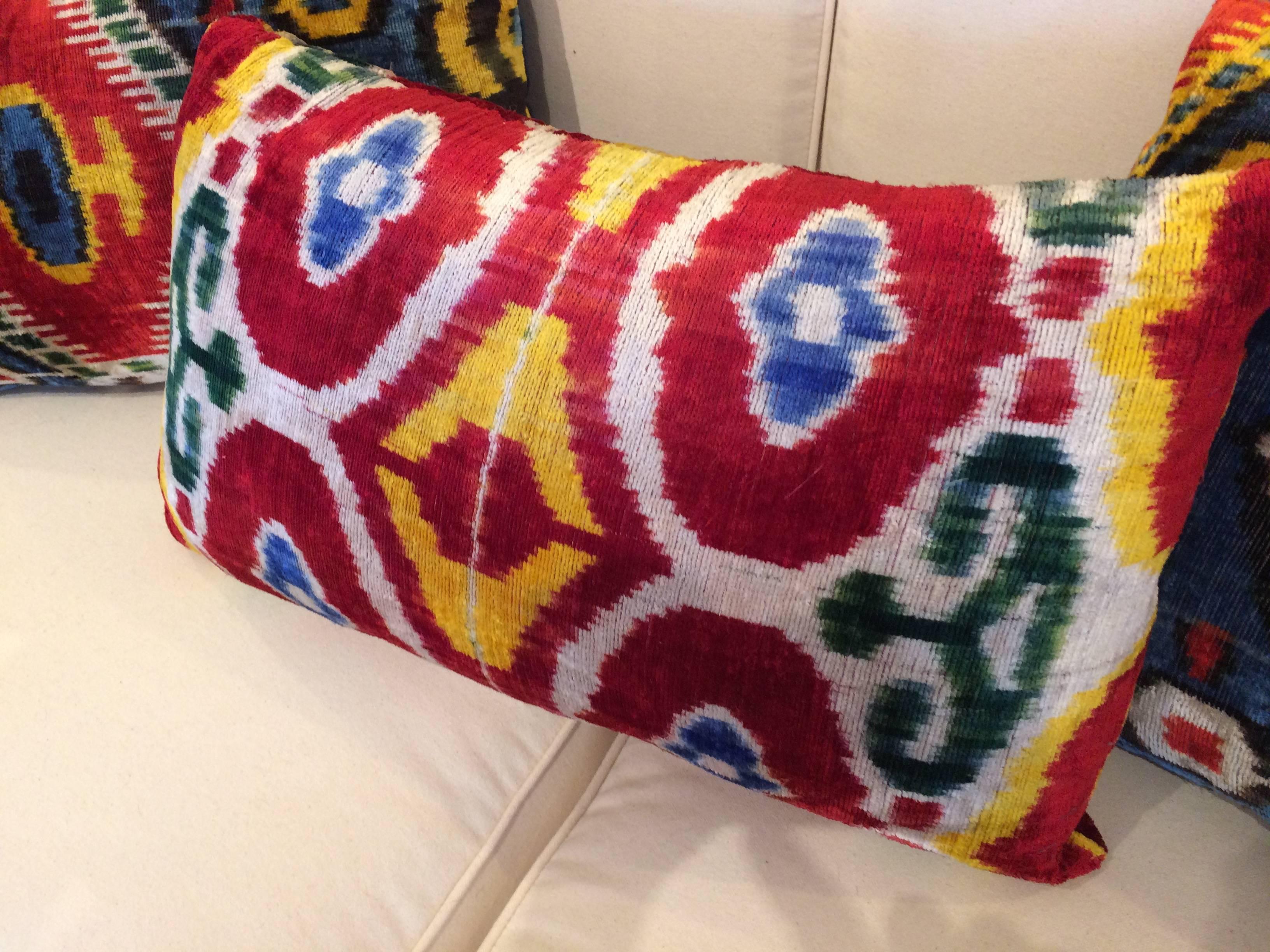 Set of Four Sumptuous Bold Pillows from Uzbekistan In Excellent Condition For Sale In Hopewell, NJ