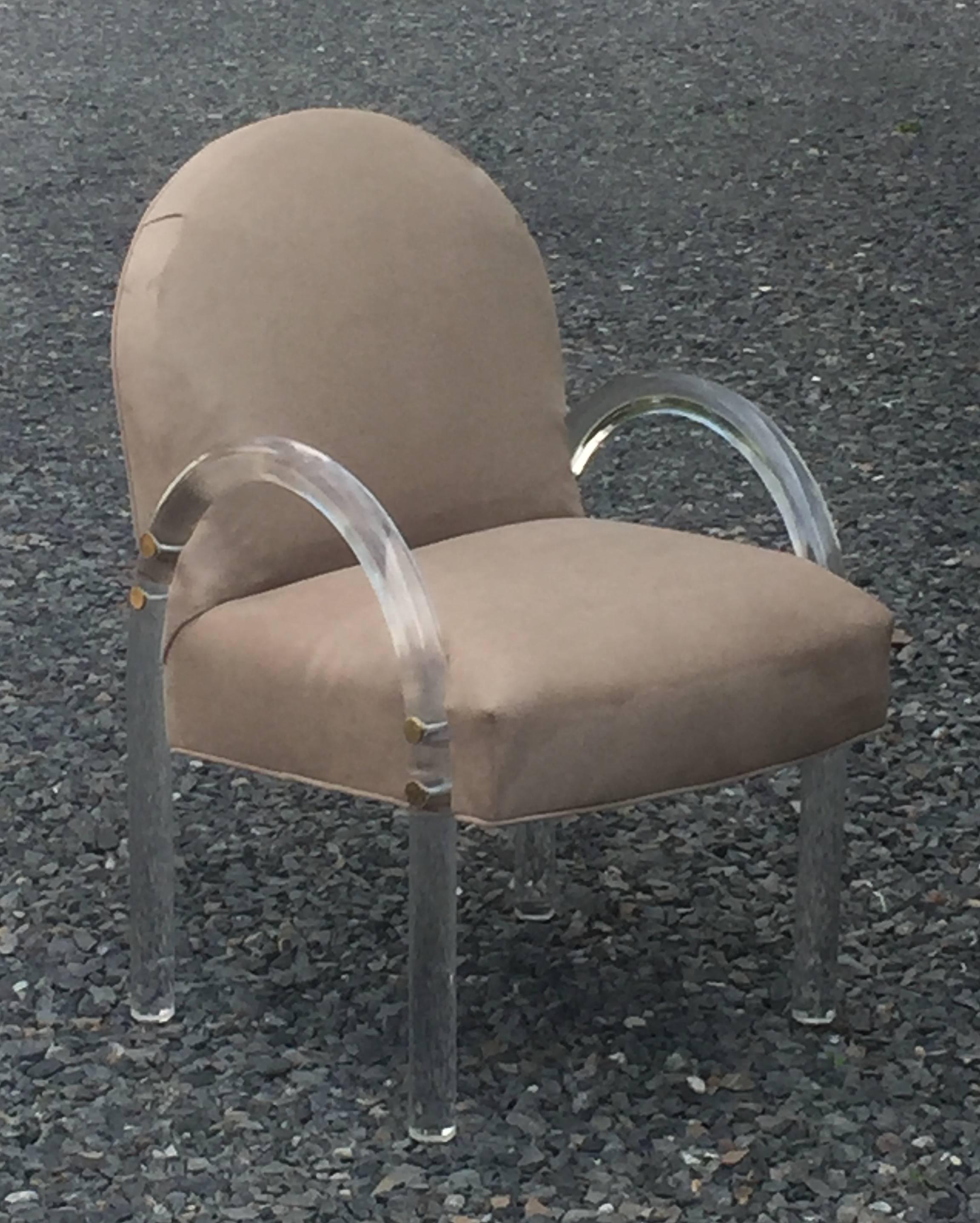 Set of Four Classic Mid-Century Modern Lucite and Upholstered Armchairs In Excellent Condition In Hopewell, NJ