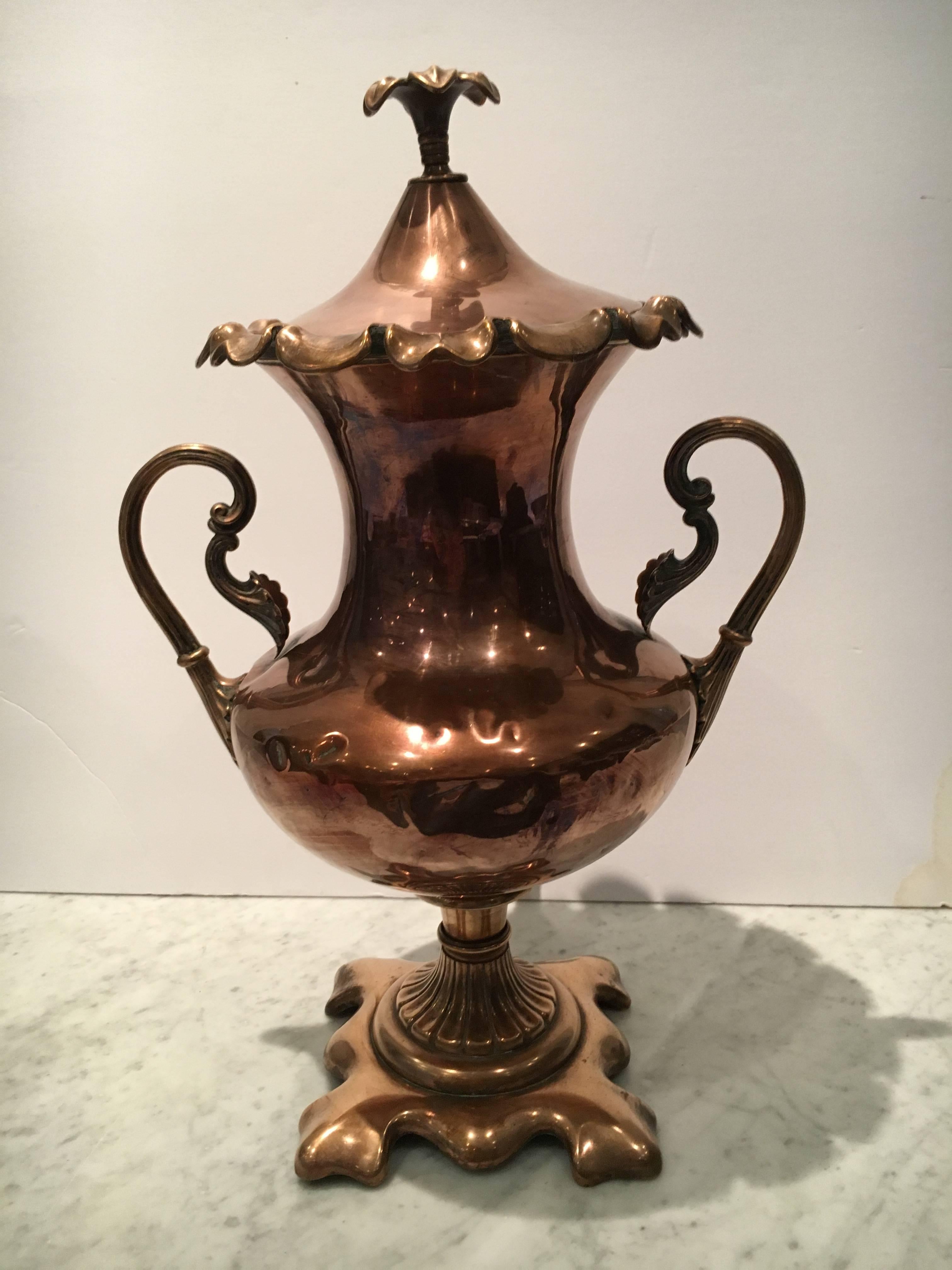 Stunning Antique English Copper Samovar In Excellent Condition In Hopewell, NJ