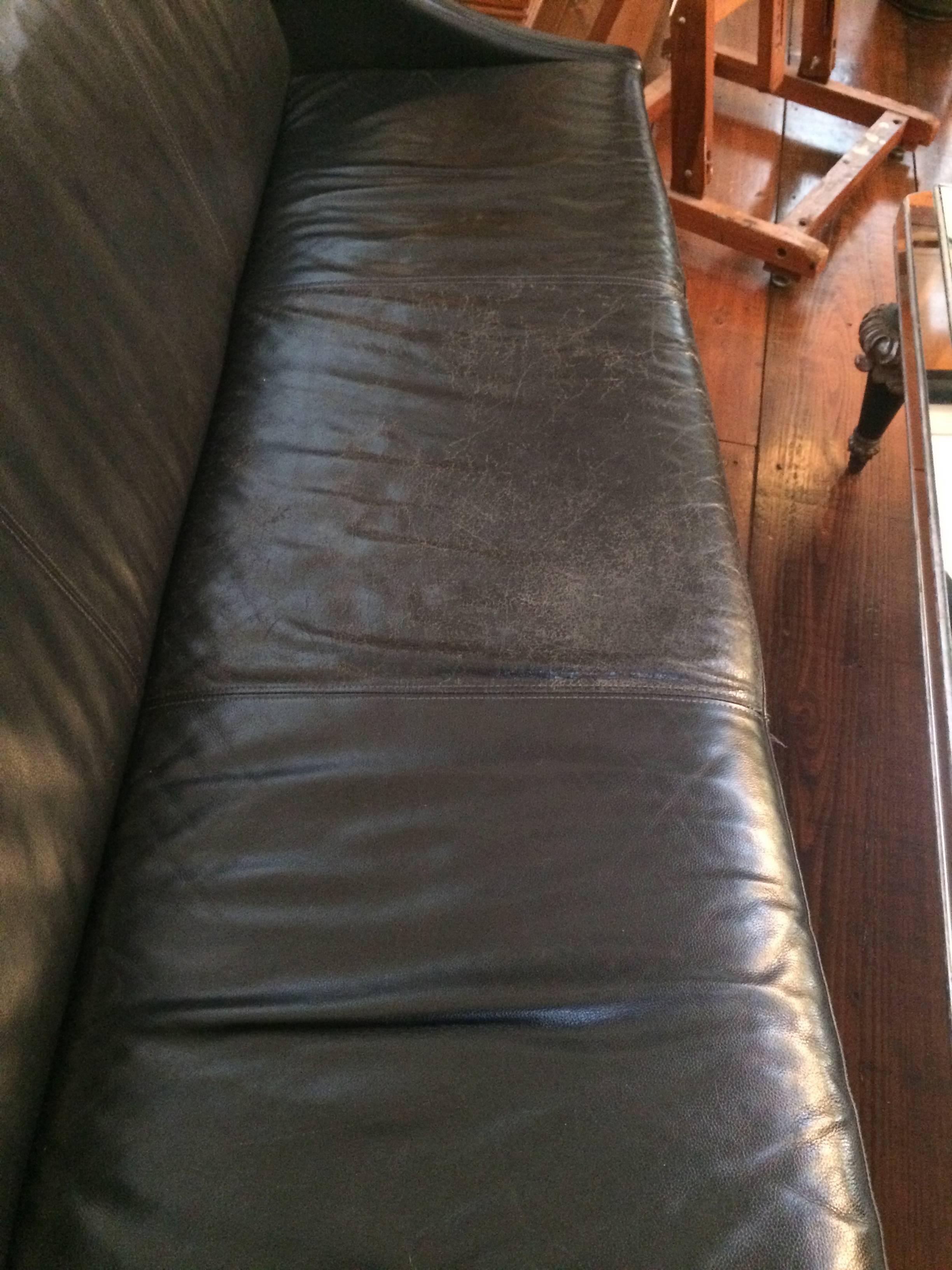 Sophisticated Men's Club Mid-Century Modern Black Leather Couch 2