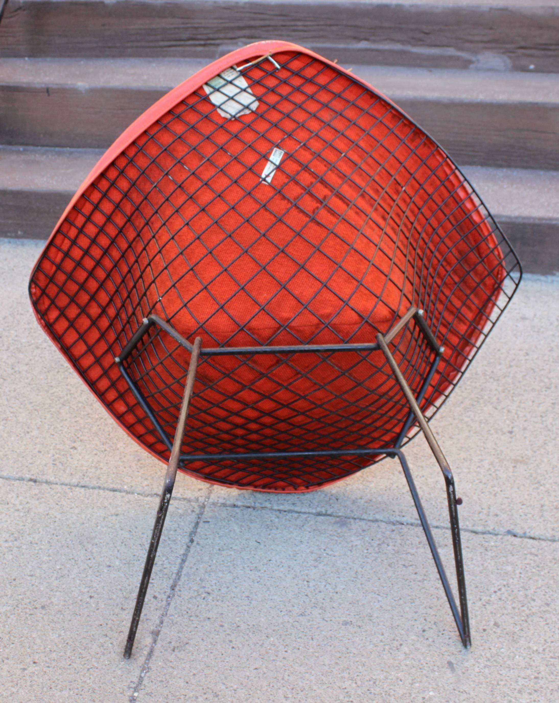 Pair of Bertoia Diamond Chairs by Knoll with Original Shells In Good Condition In Hudson, NY