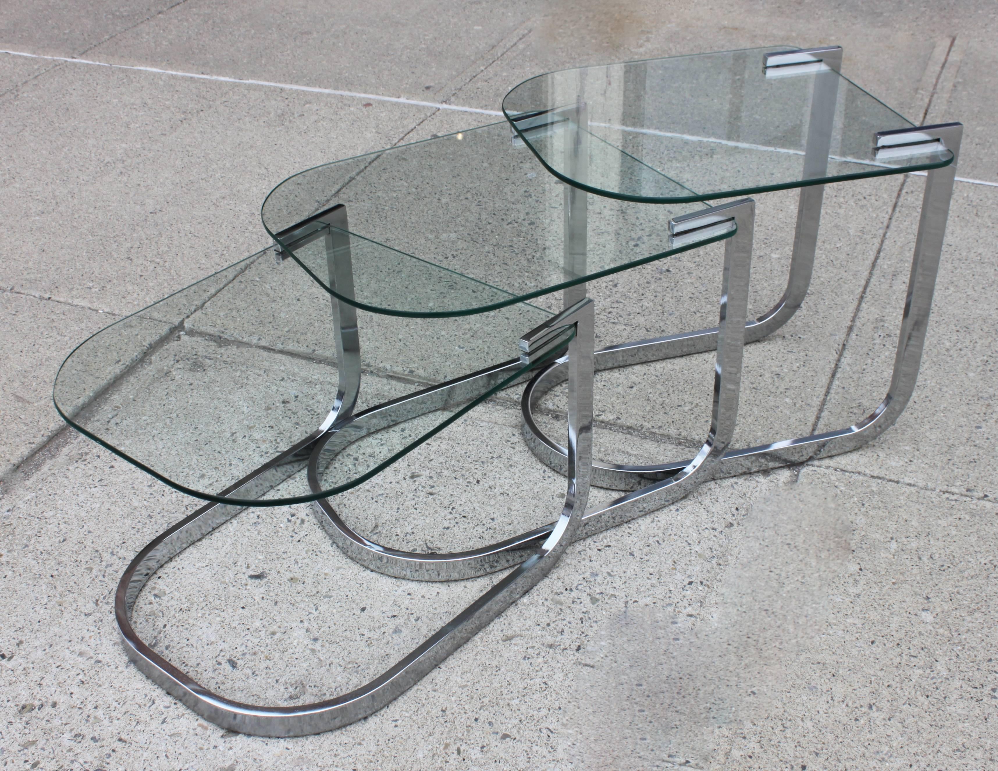 20th Century Modern Set of Three Chrome Flat Bar Milo Baughman Nesting or Stacking Tables For Sale