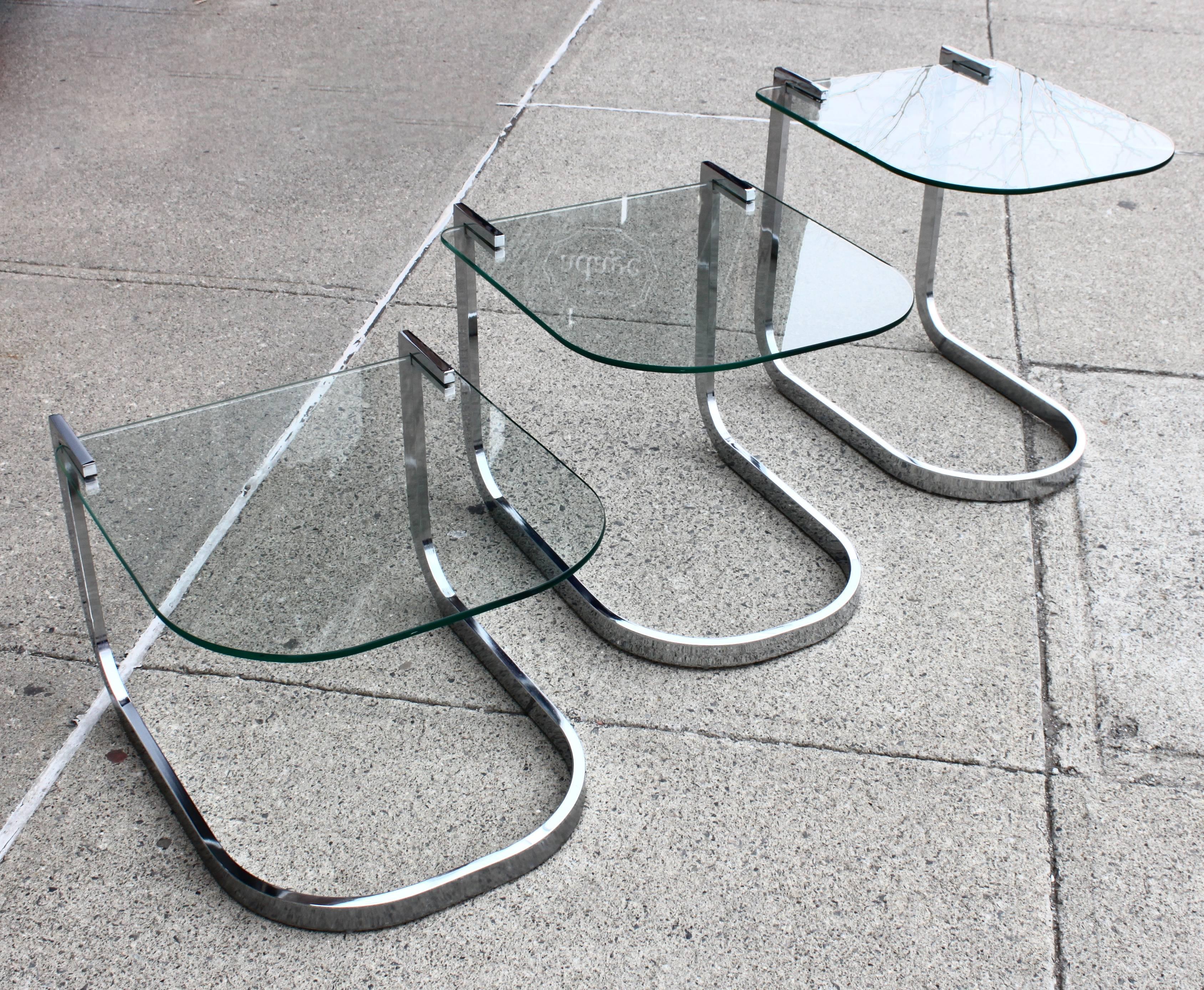 Modern Set of Three Chrome Flat Bar Milo Baughman Nesting or Stacking Tables For Sale 2