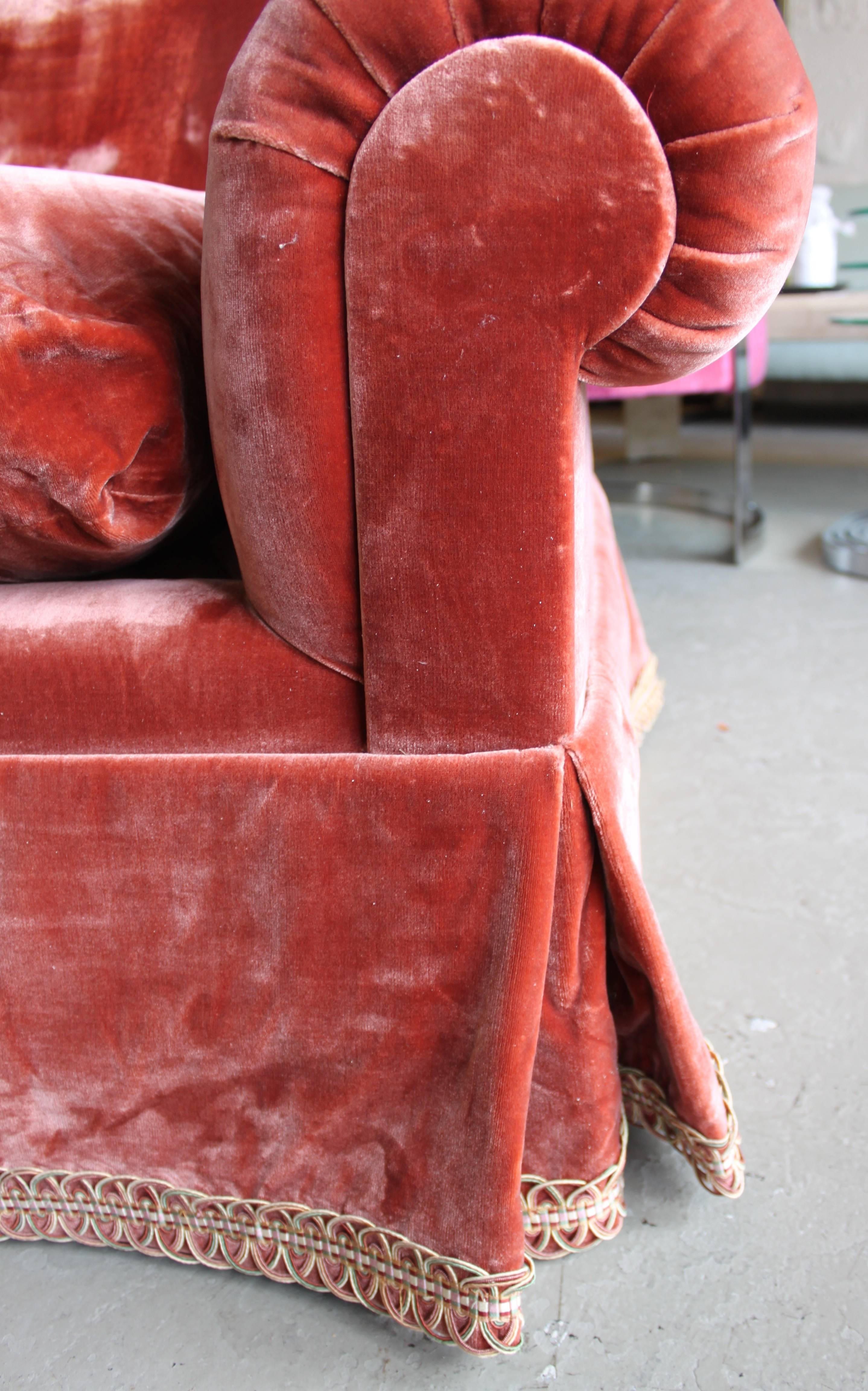 Vintage Silk Velvet Decorator Sofa In Good Condition In Hudson, NY