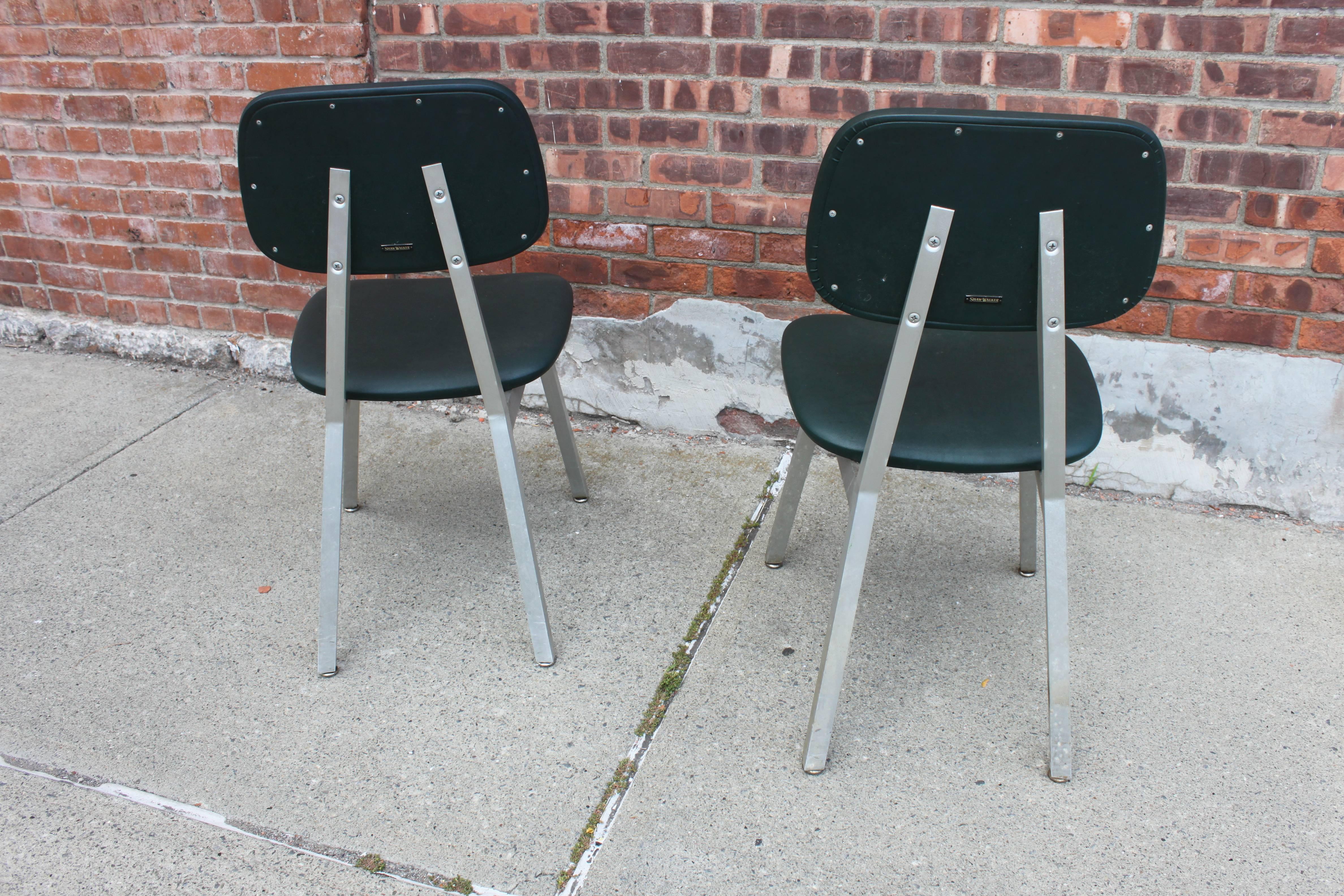 Pair of Mid-Century Modern Industrial Chairs In Good Condition For Sale In Hudson, NY