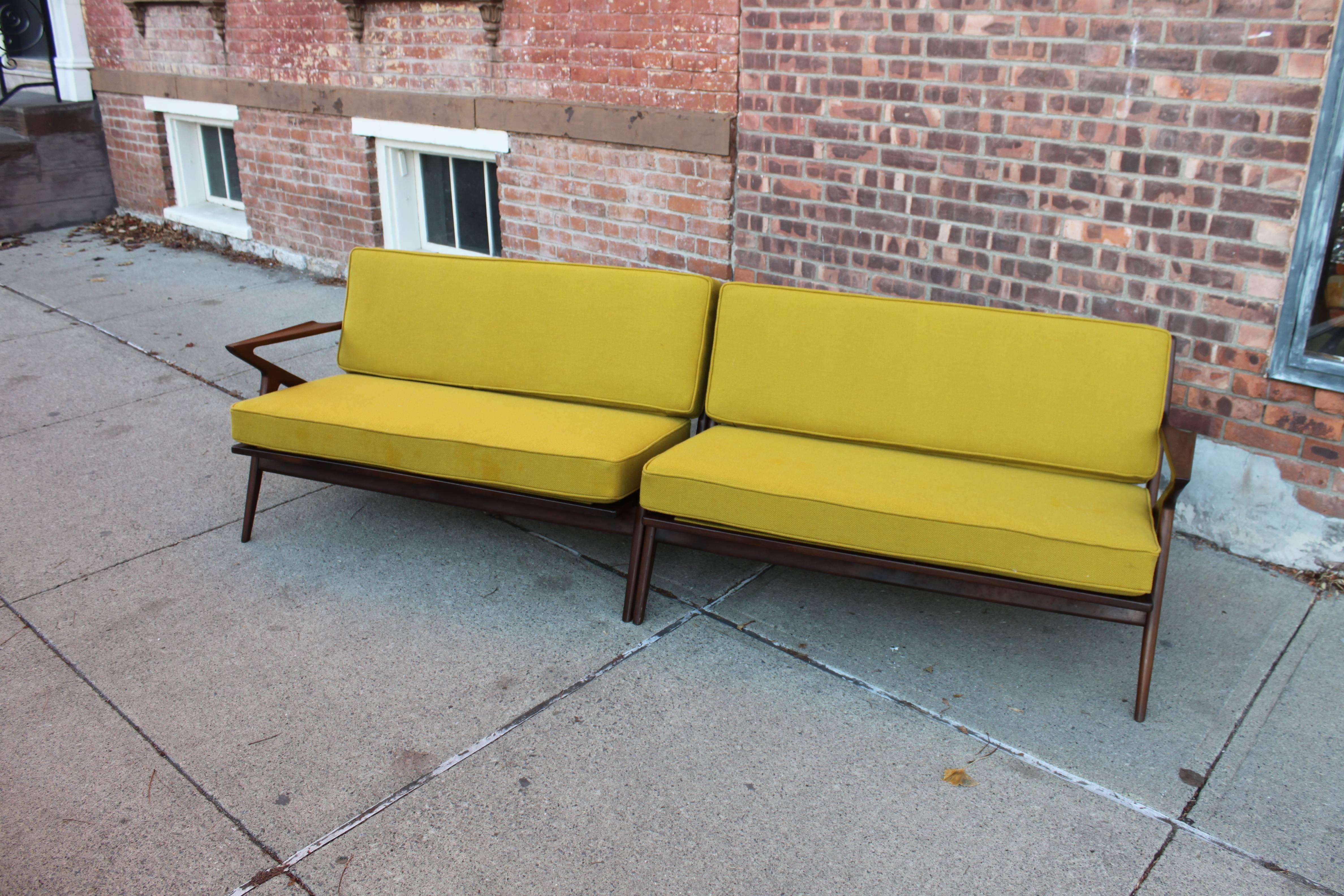 Mid-Century Modern Poul Jensen Z-Sectional Sofa In Excellent Condition In Hudson, NY