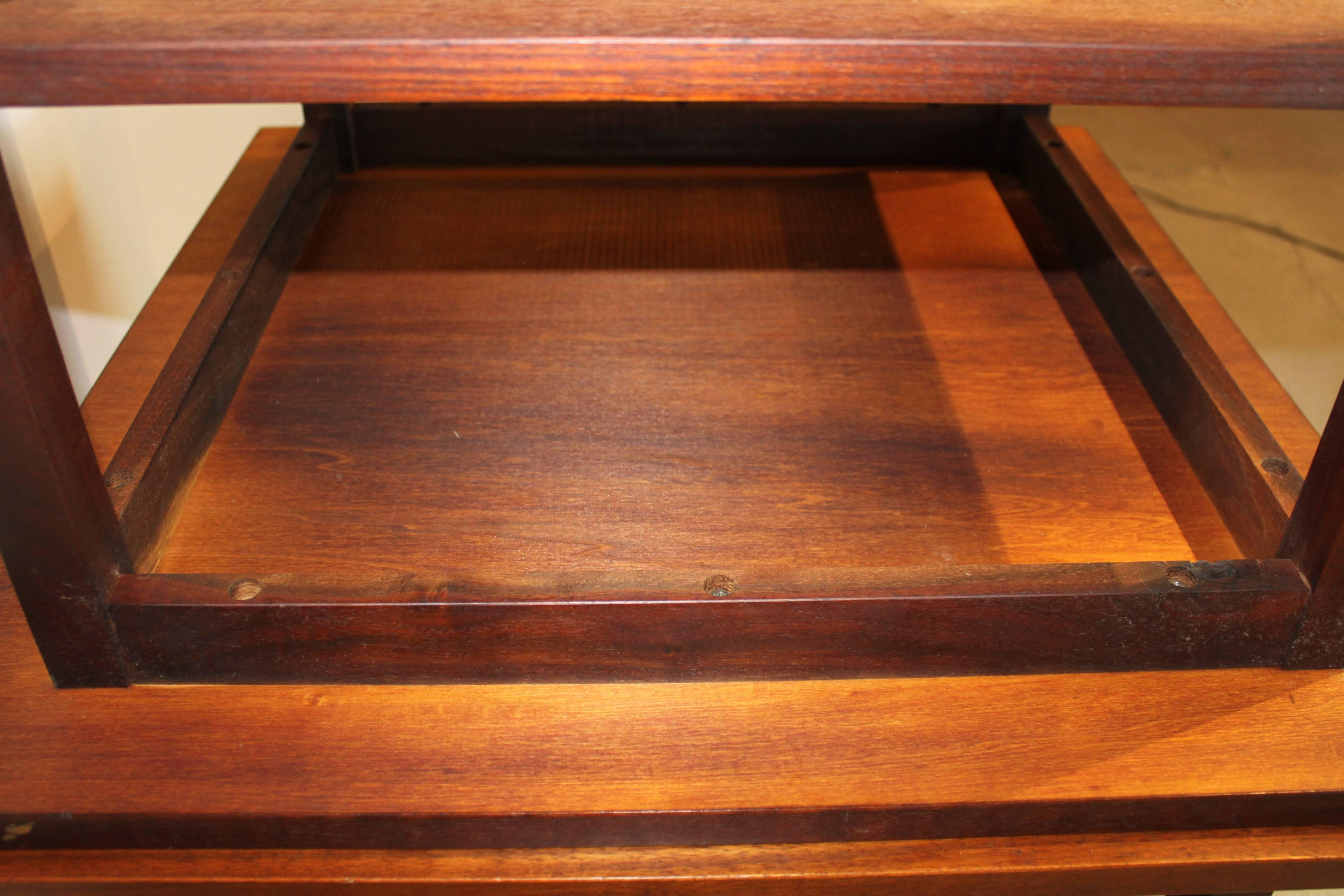 Pair of Mid-Century Modern Walnut Rosewood End Tables For Sale 4