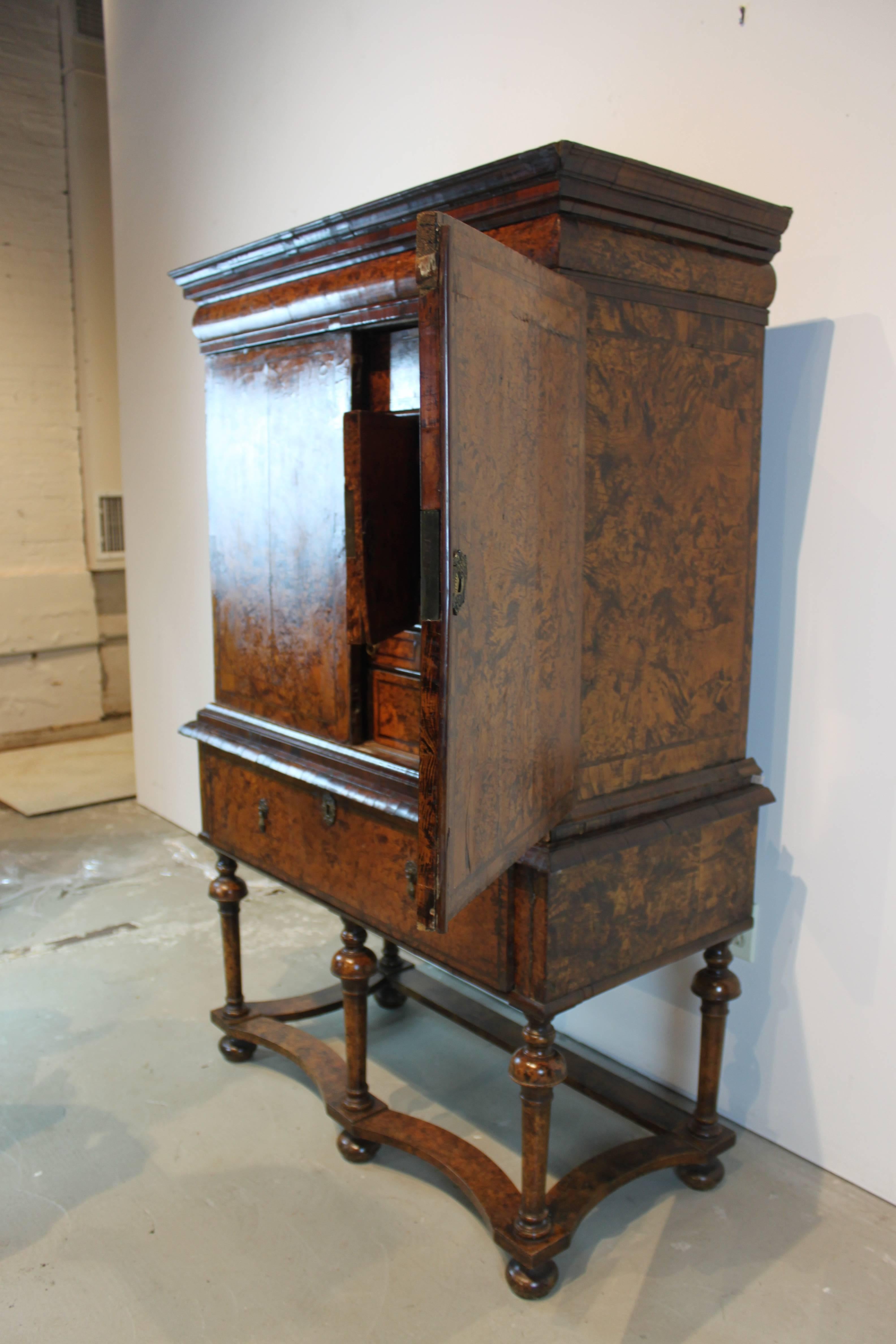 William & Mary Collector Cabinet After Coxed & Wooster In Fair Condition For Sale In Hudson, NY