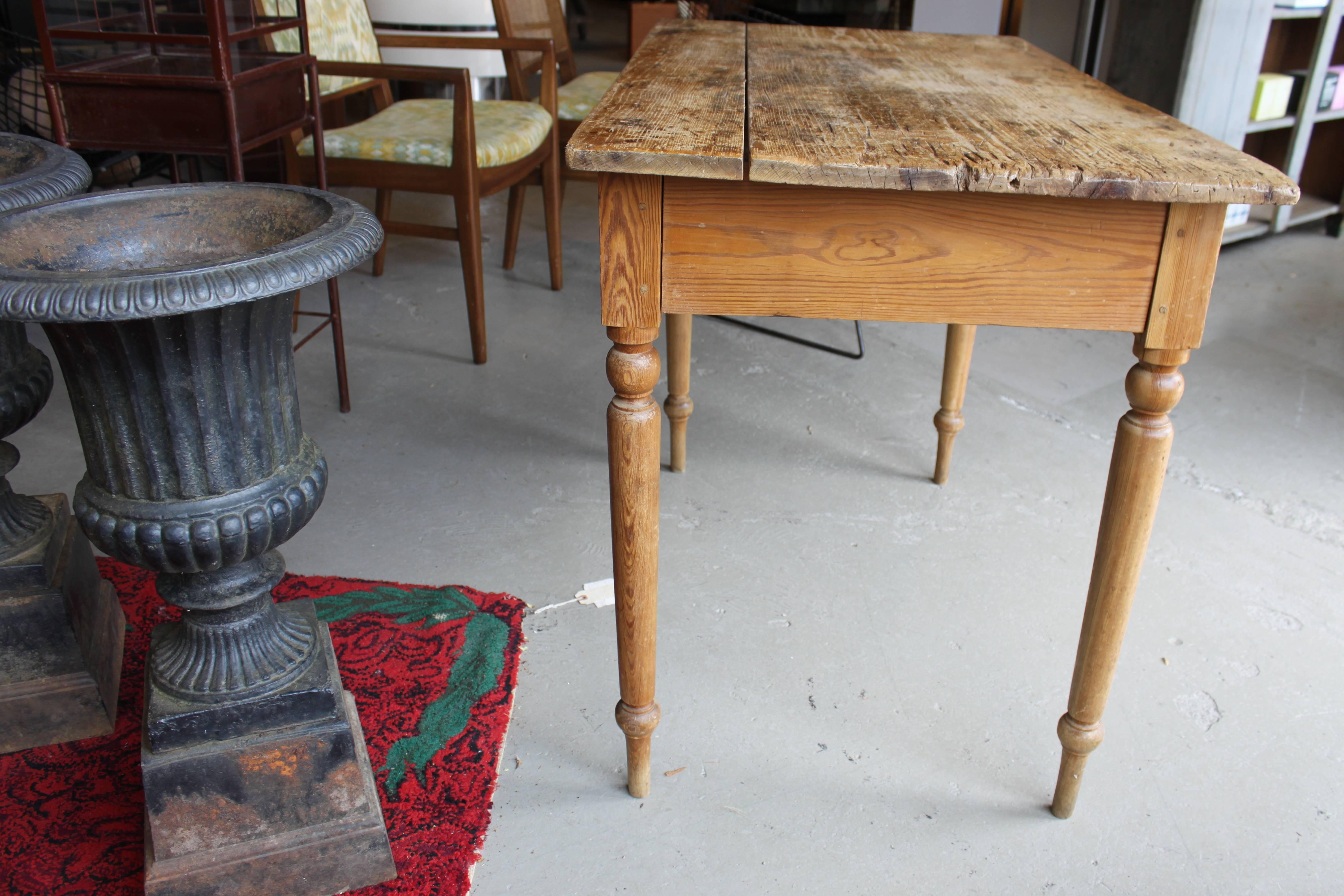 Antique Scrubbed Top Country Table Desk In Good Condition In Hudson, NY