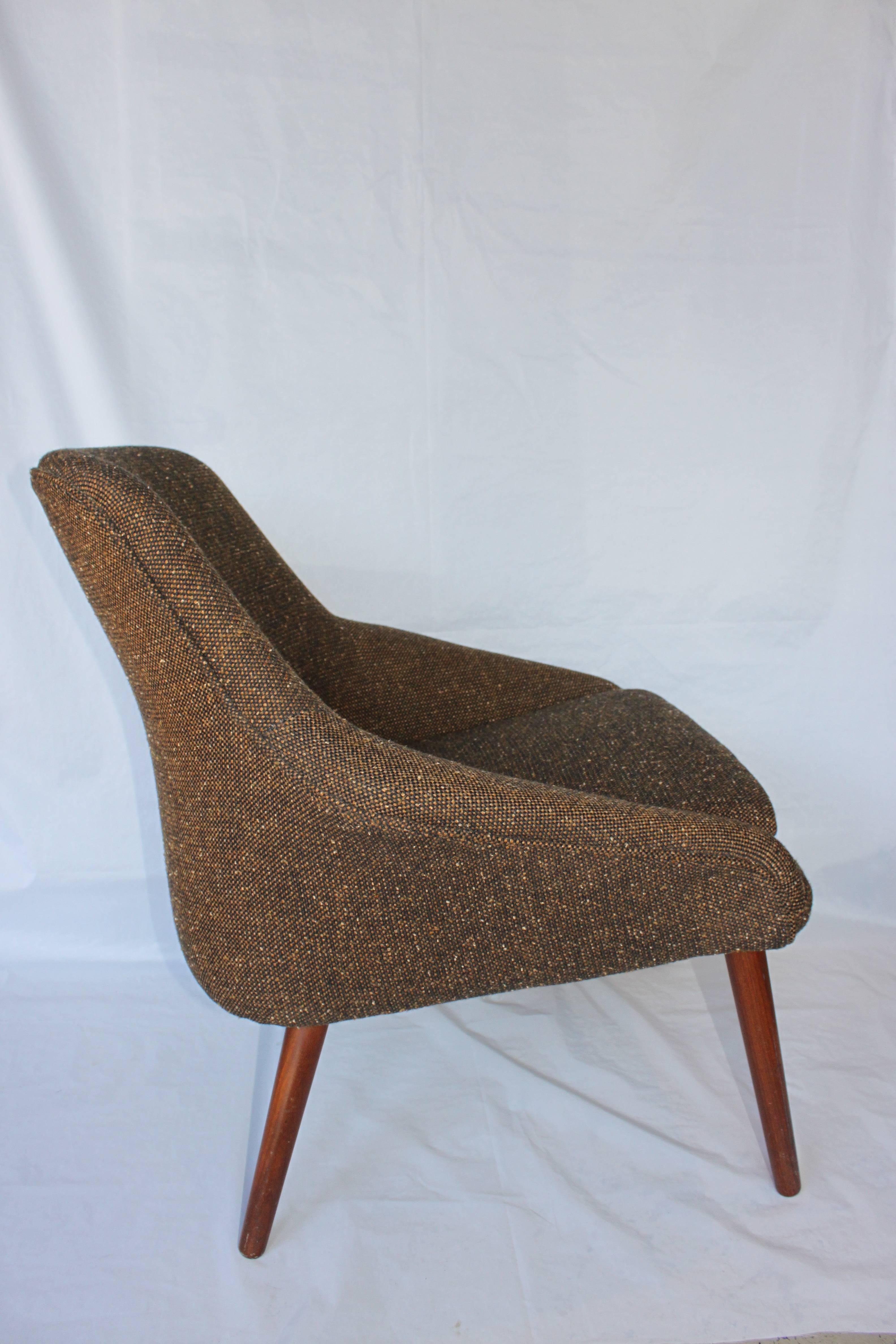 Fabric Mid-Century Modern Danish Lounge Chair