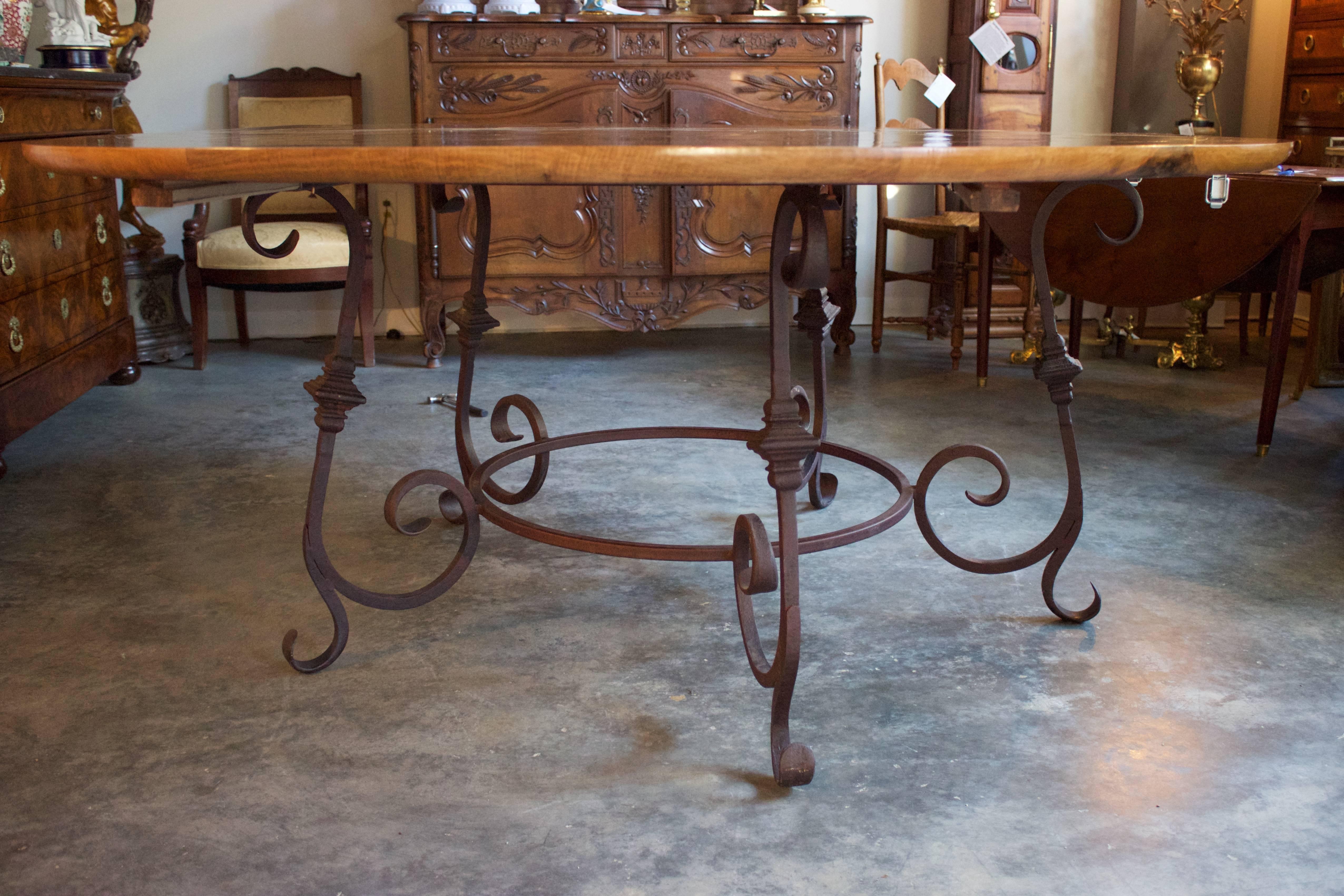 French Walnut Parquet Top Oval or Round Dining Table  In Excellent Condition In Charleston, SC