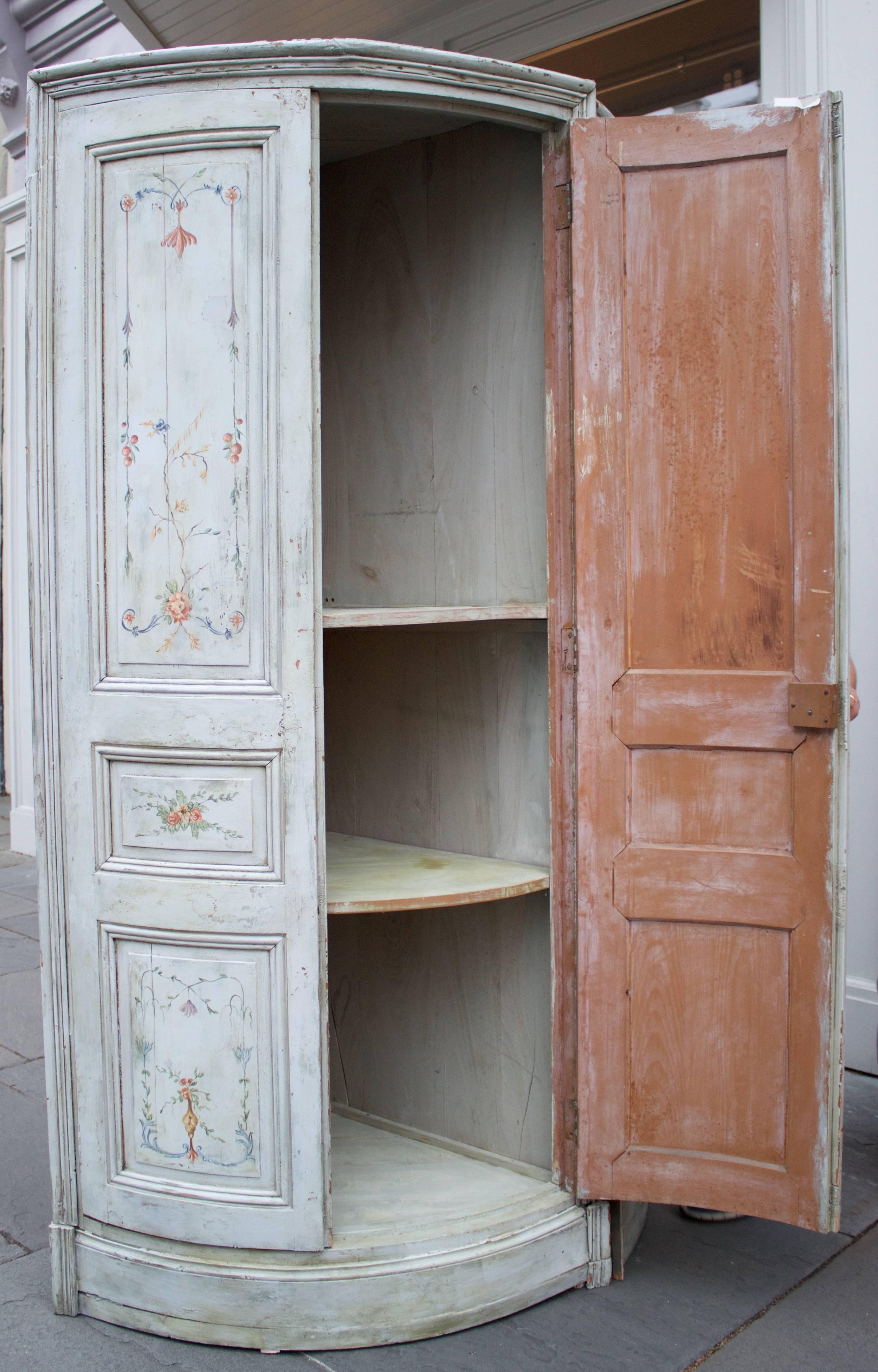19th Century French Painted Corner Cabinet (Restauration) im Angebot