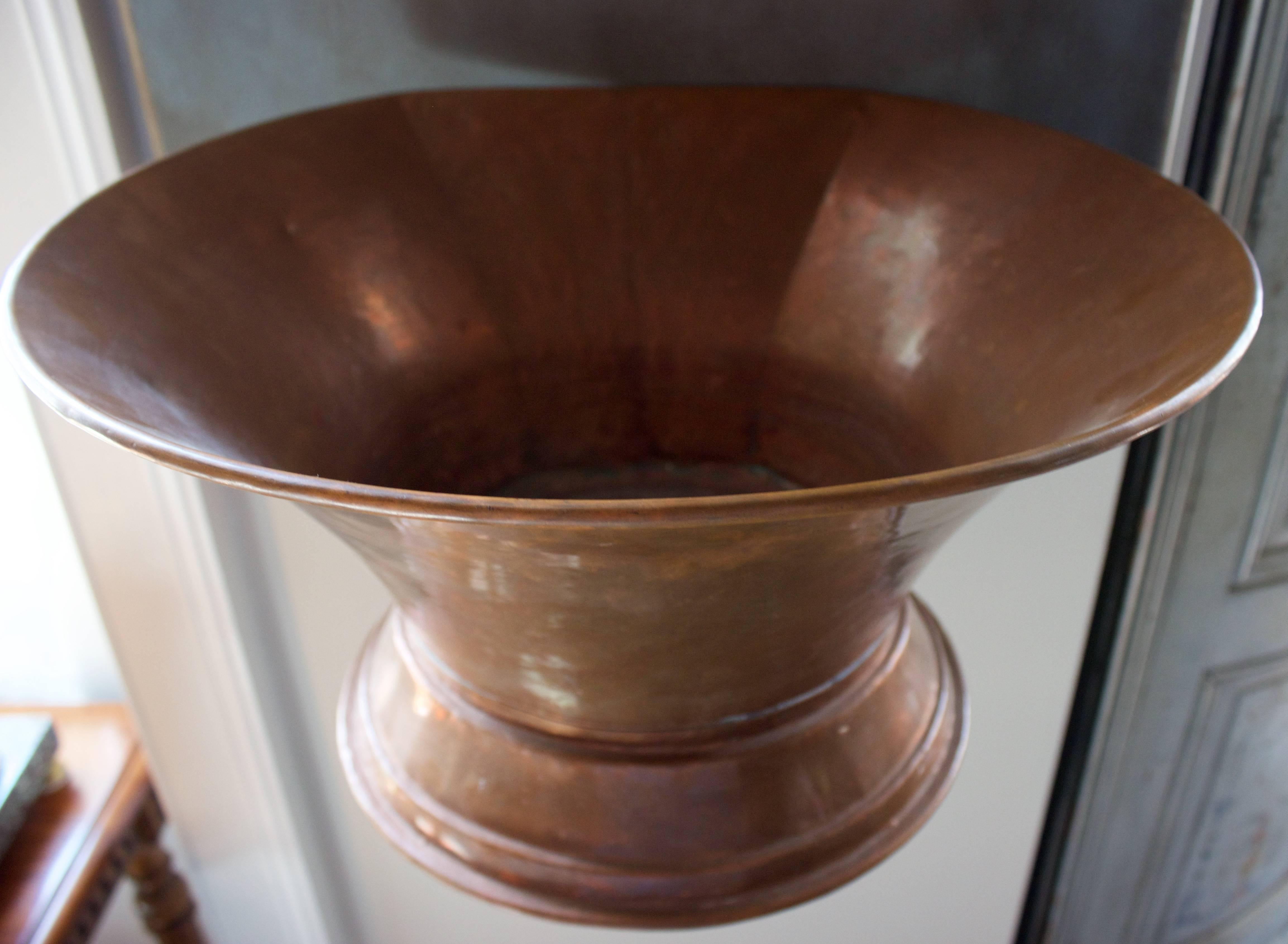 Early 19th Century French Copper Wall Fountain or Lavabo In Excellent Condition In Charleston, SC