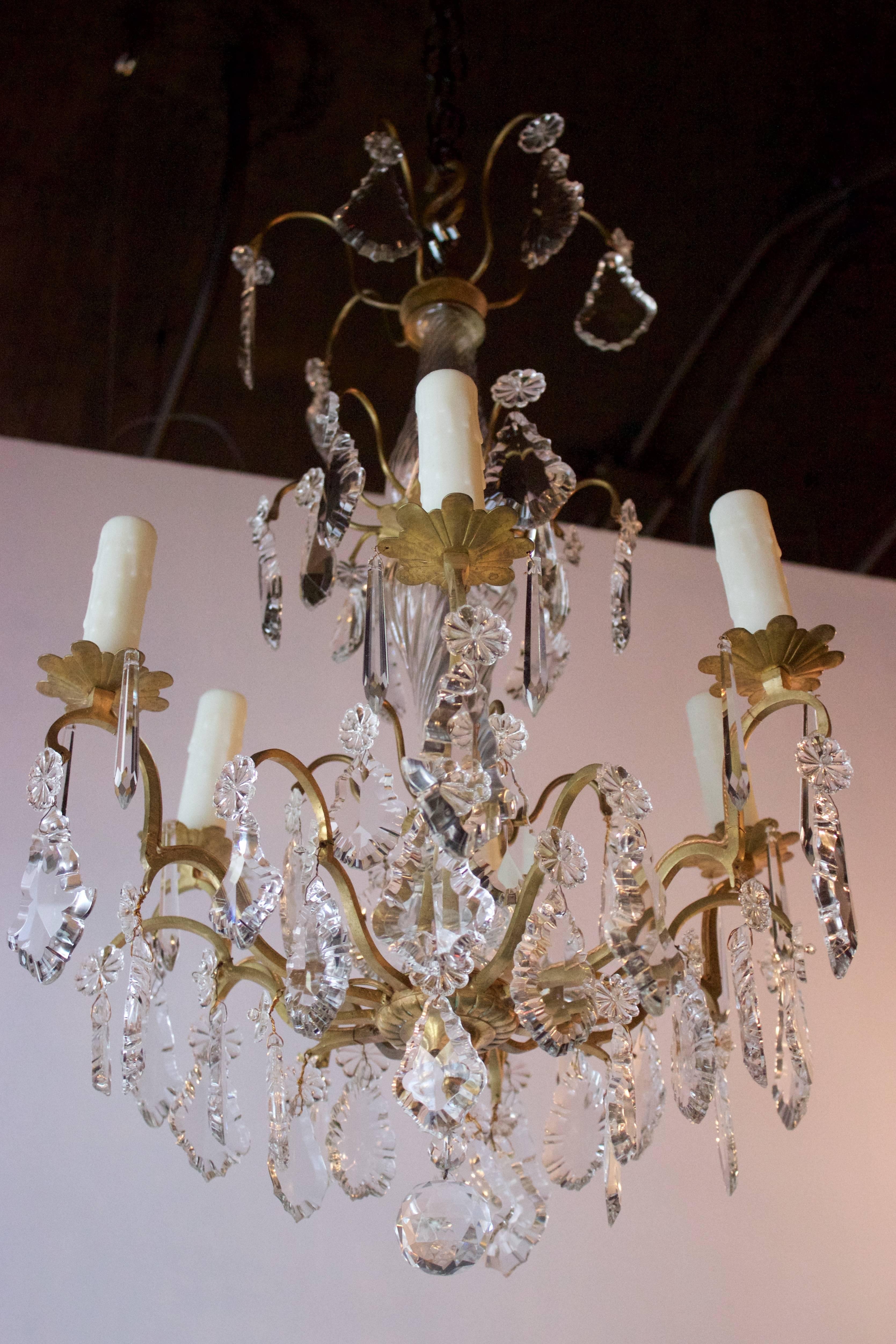 French Six Lights Gilded Bronze and Crystal Chandelier In Good Condition For Sale In Charleston, SC