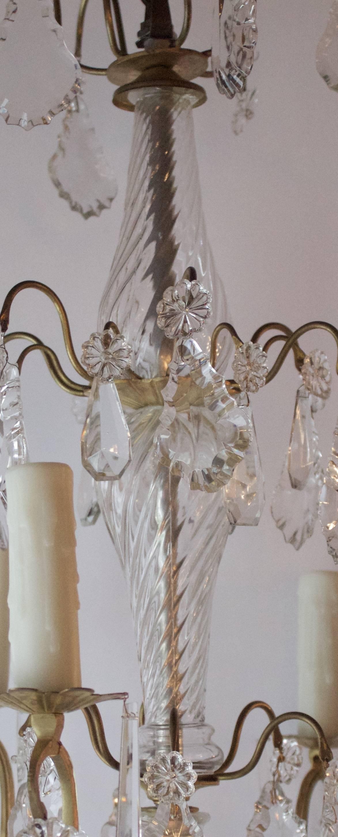 French Six Lights Gilded Bronze and Crystal Chandelier For Sale 2