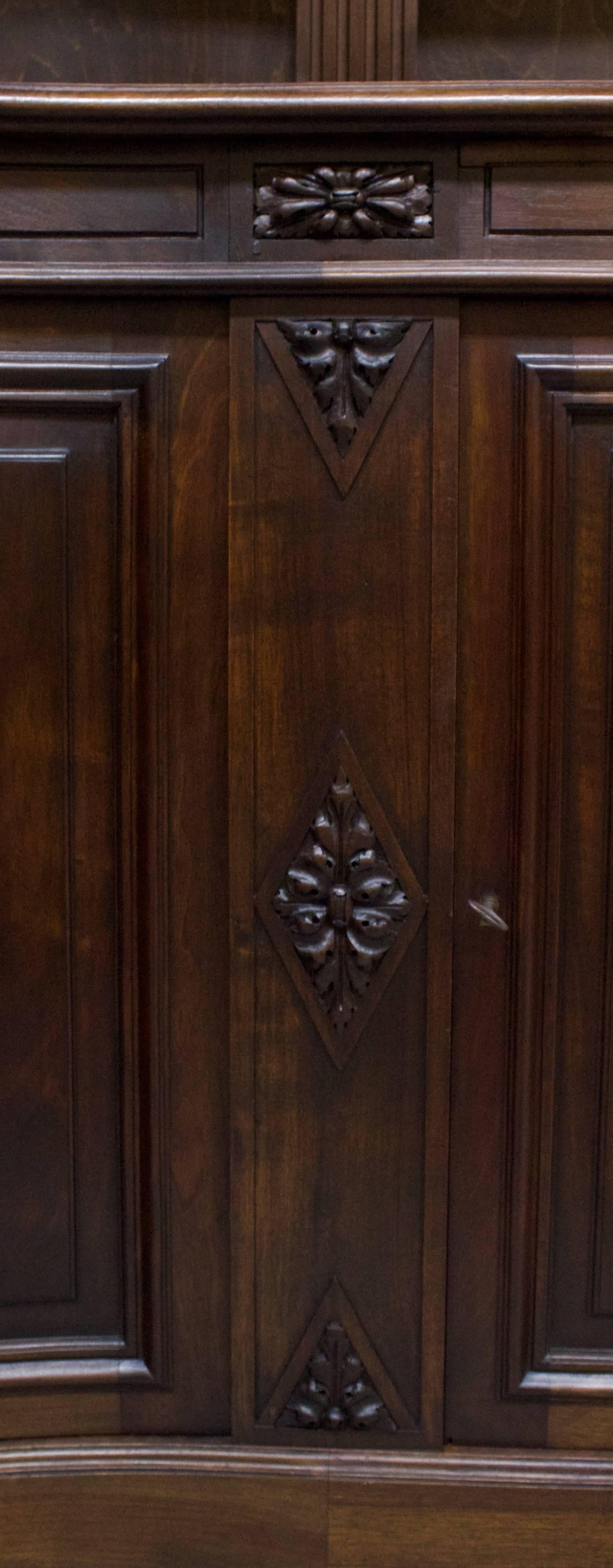 End of 19th Century French Walnut Corner Library In Good Condition In Charleston, SC