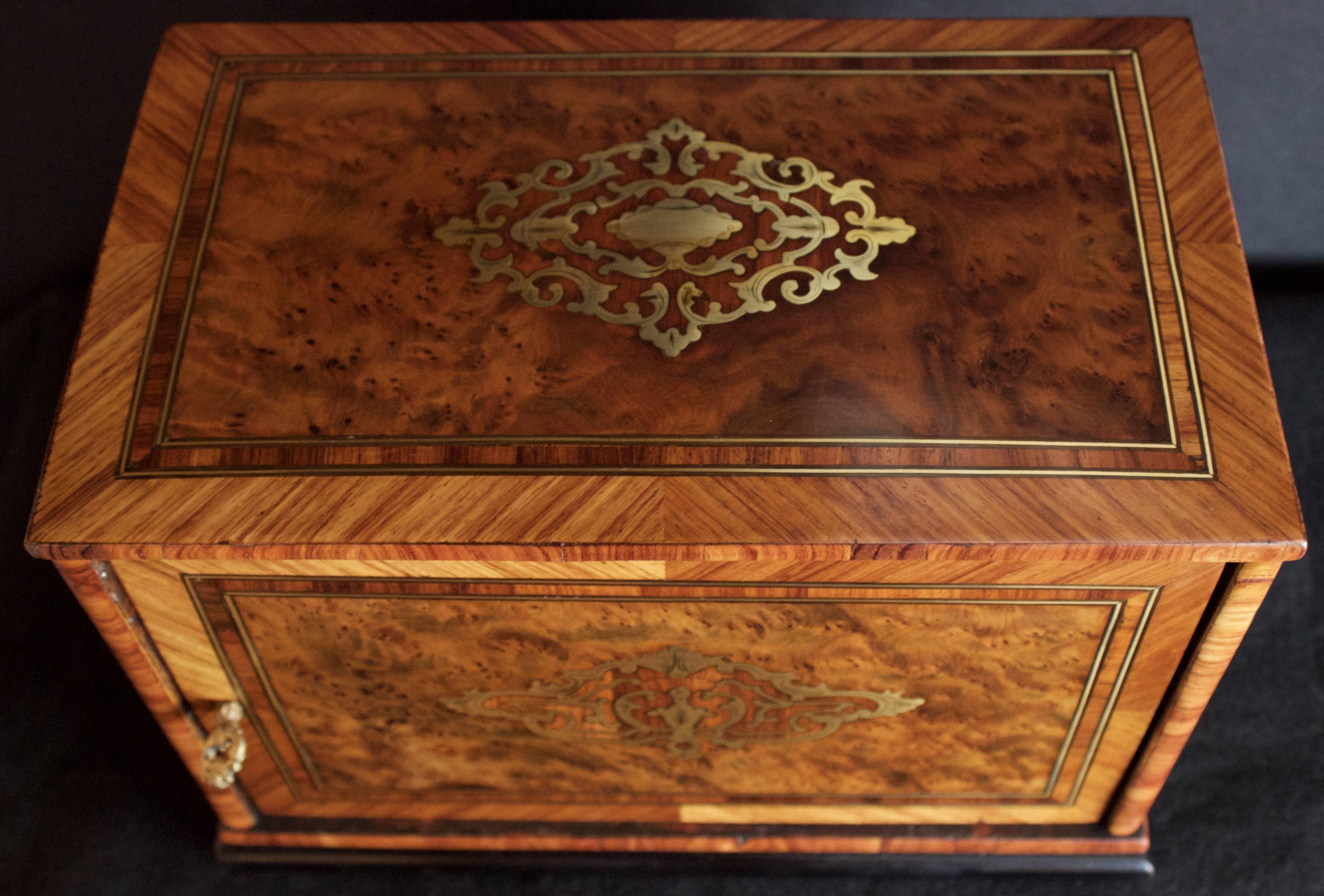 Napoleon III Mid-19th Century French Decorative Cigar Box