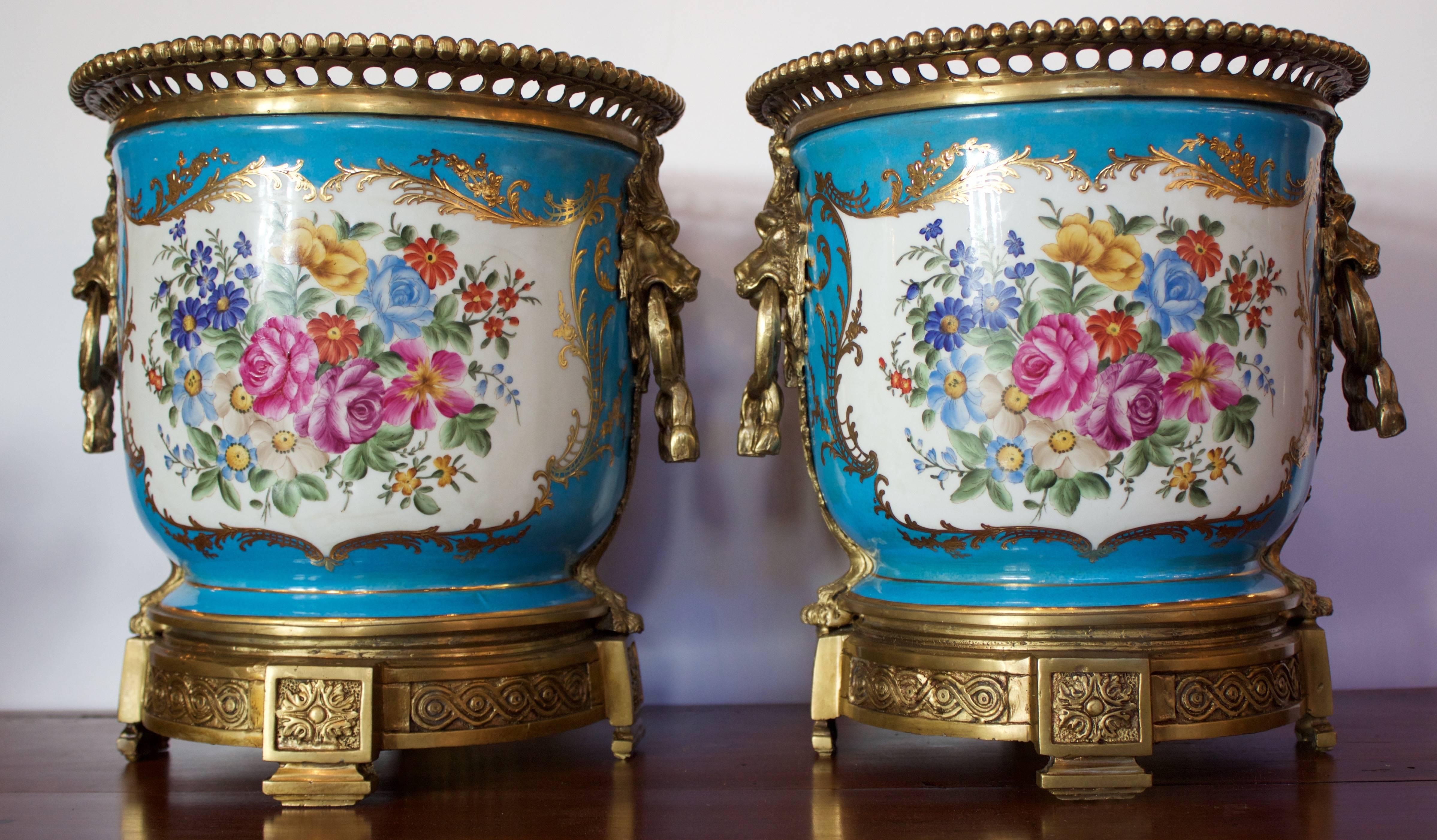 Fine Porcelain small pedestal vases in 