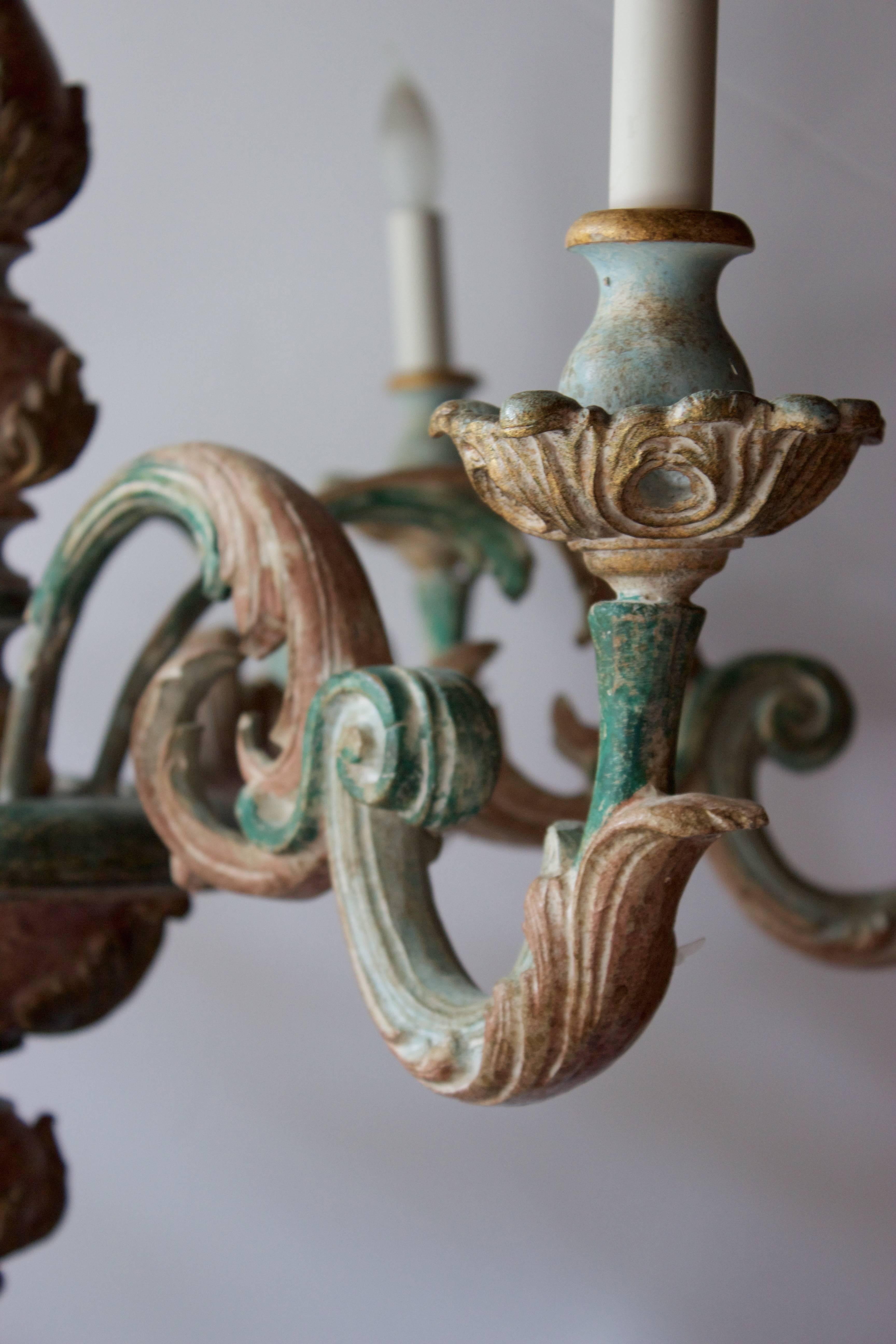 Italian Carved Wooden Chandelier For Sale 1