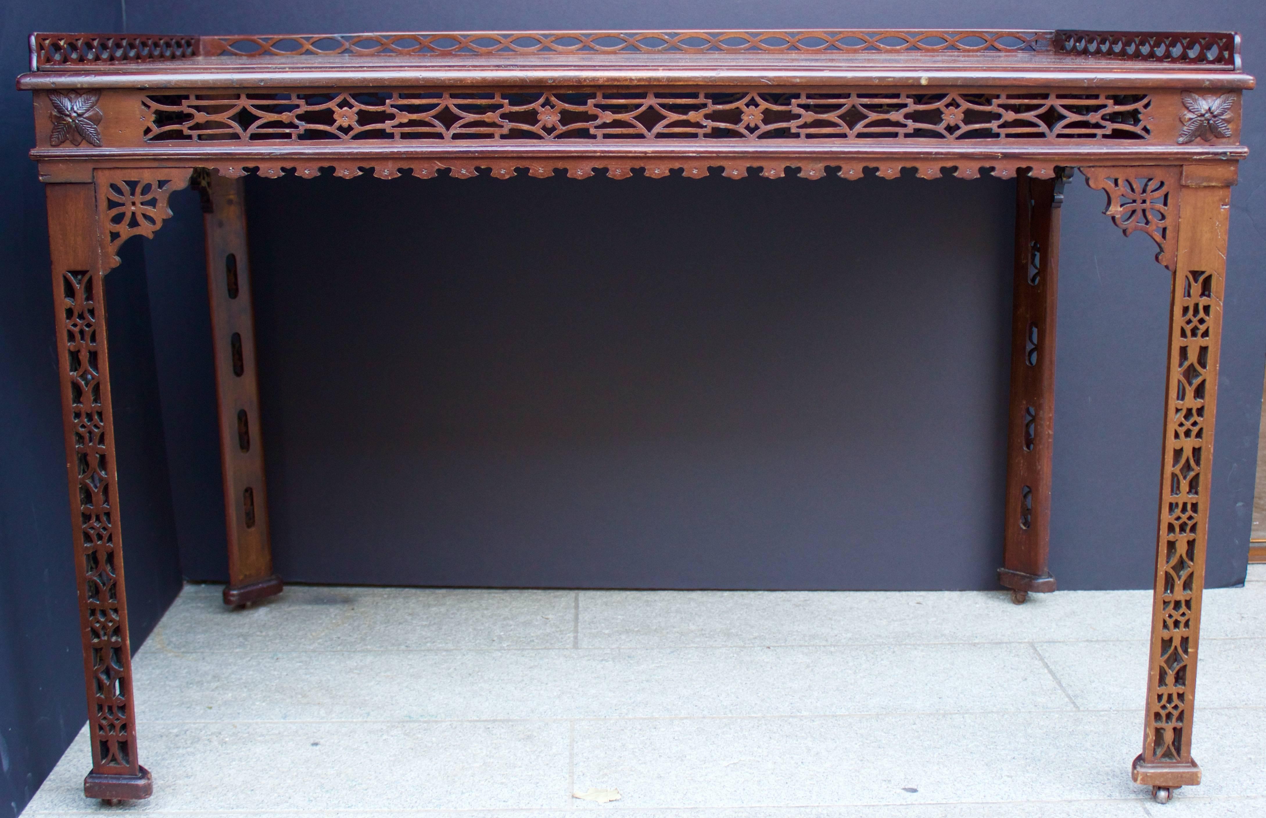 English 19th Century Chinese Chippendale St. Mahogany Table