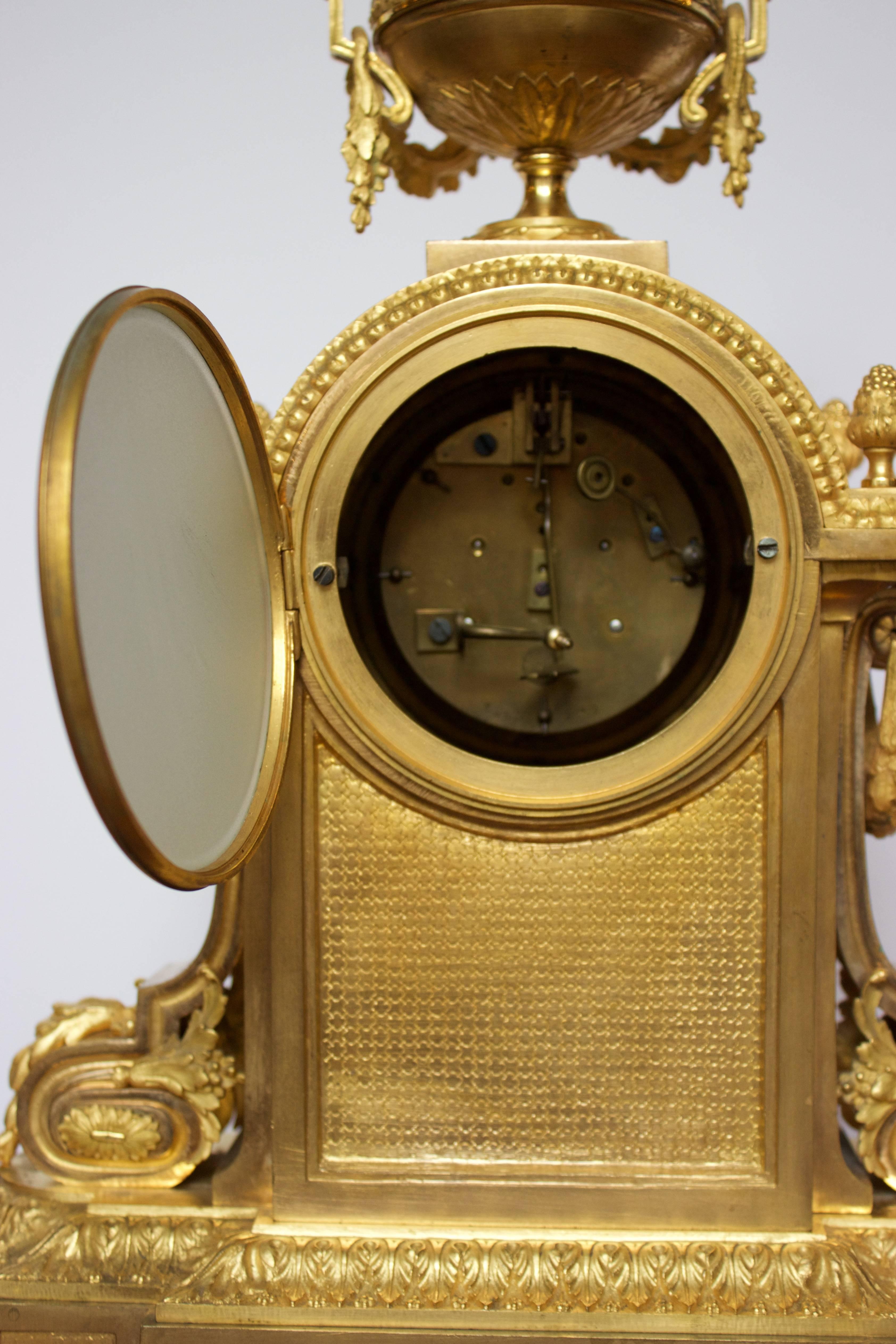 French Napoleon III Period Mantel Clock in Dore Bronze In Excellent Condition For Sale In Charleston, SC