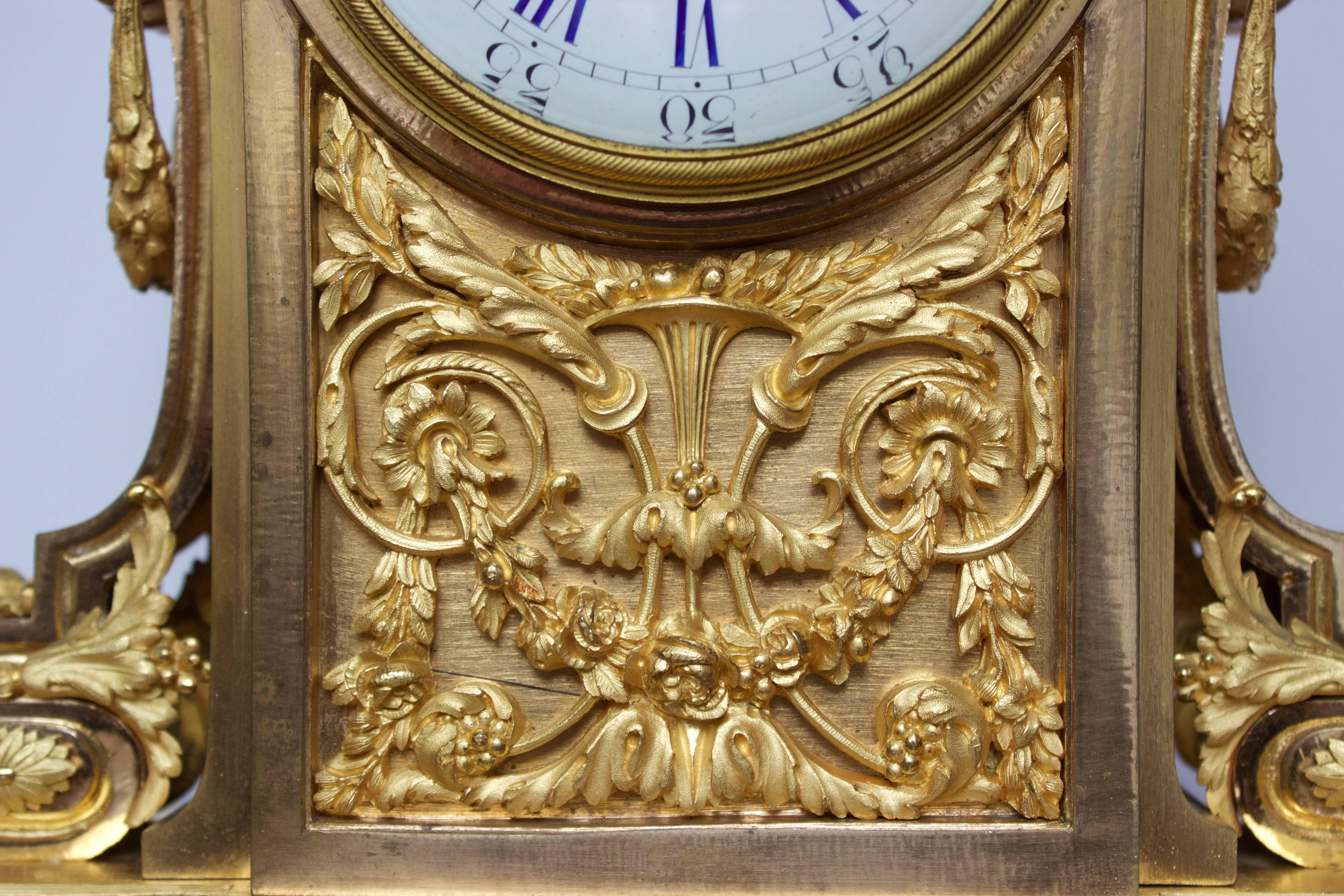 French Napoleon III Period Mantel Clock in Dore Bronze For Sale 3