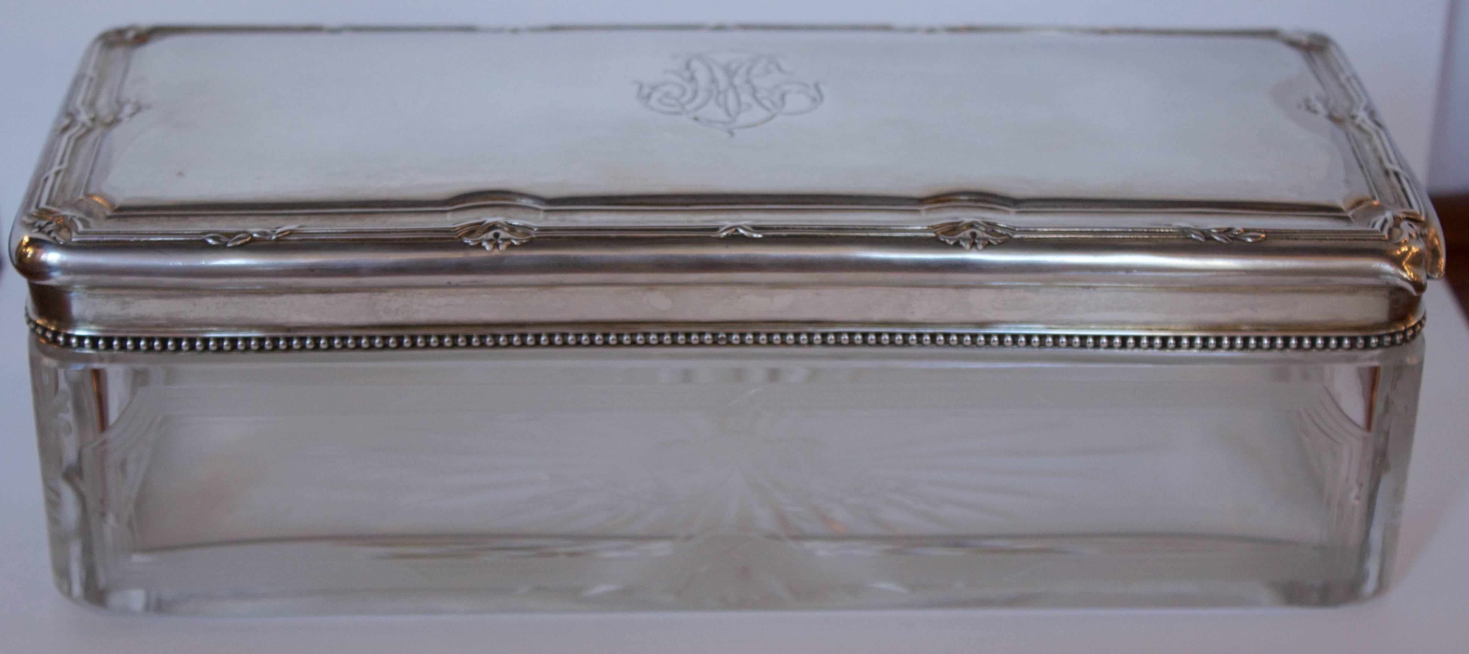 Rectangular casket in engraved crystal body with silver top 