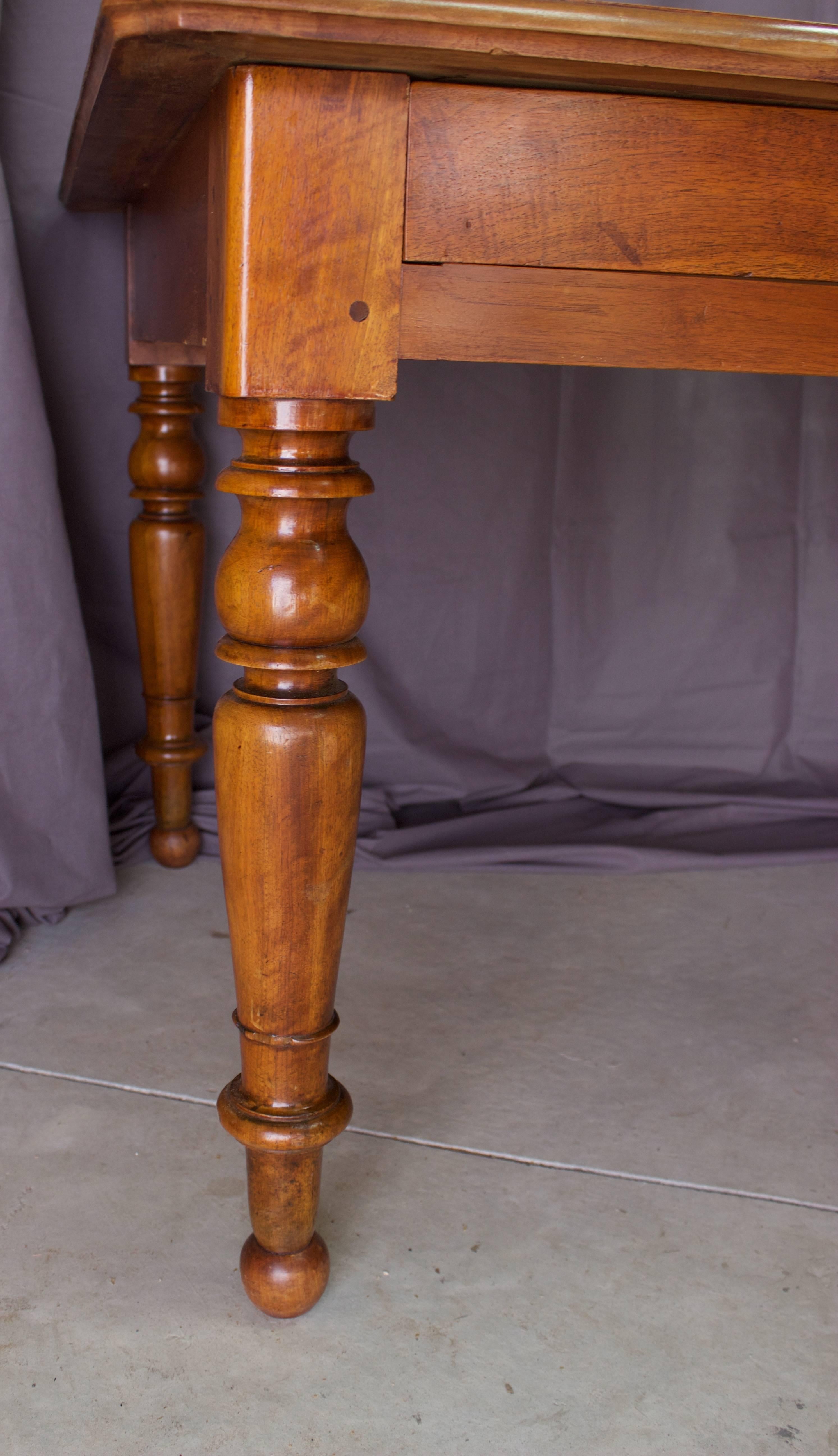 French Walnut Table with Drawers In Excellent Condition For Sale In Charleston, SC