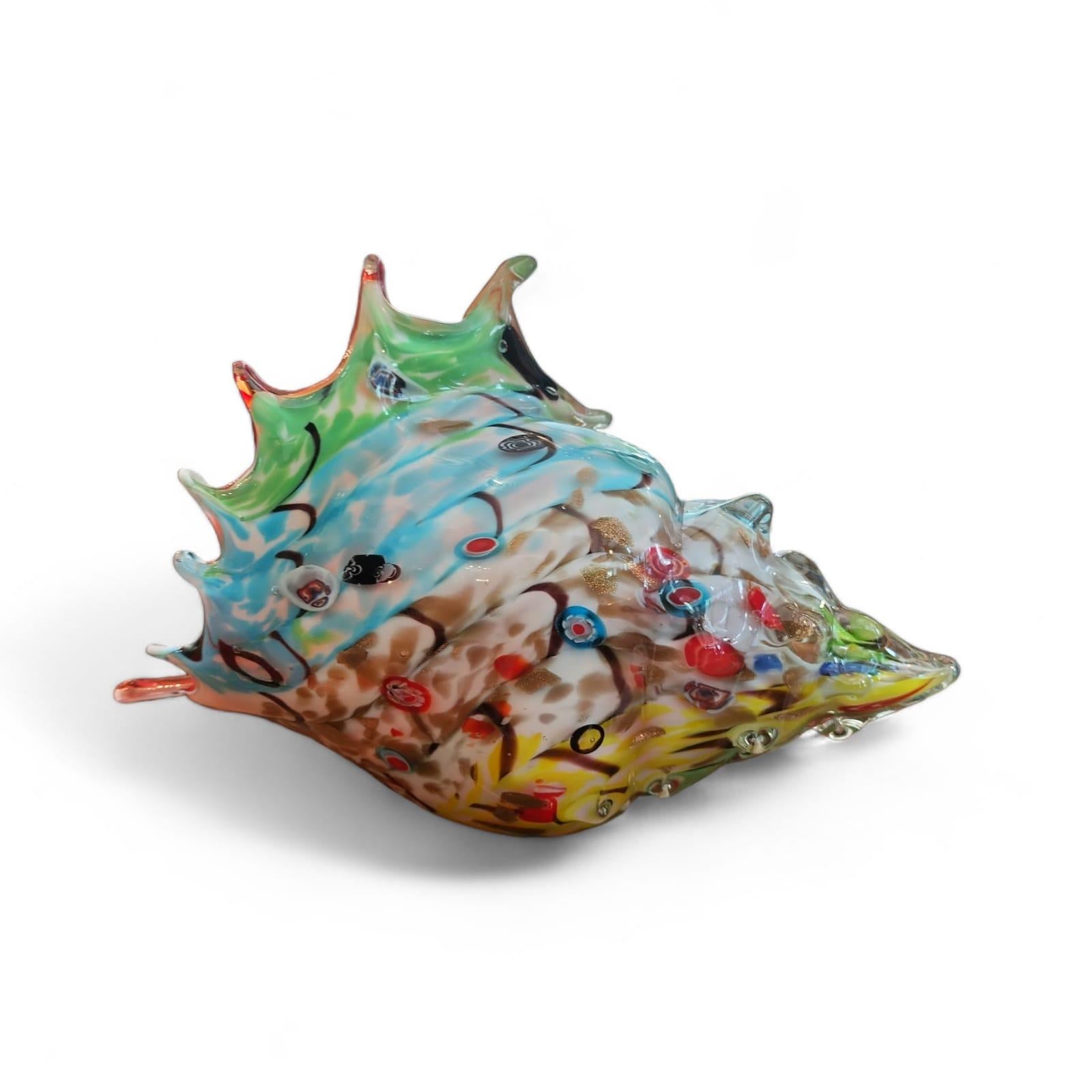 Murano Glass Shell Sculpture from Venice, Italy. In Excellent Condition For Sale In NICE, FR