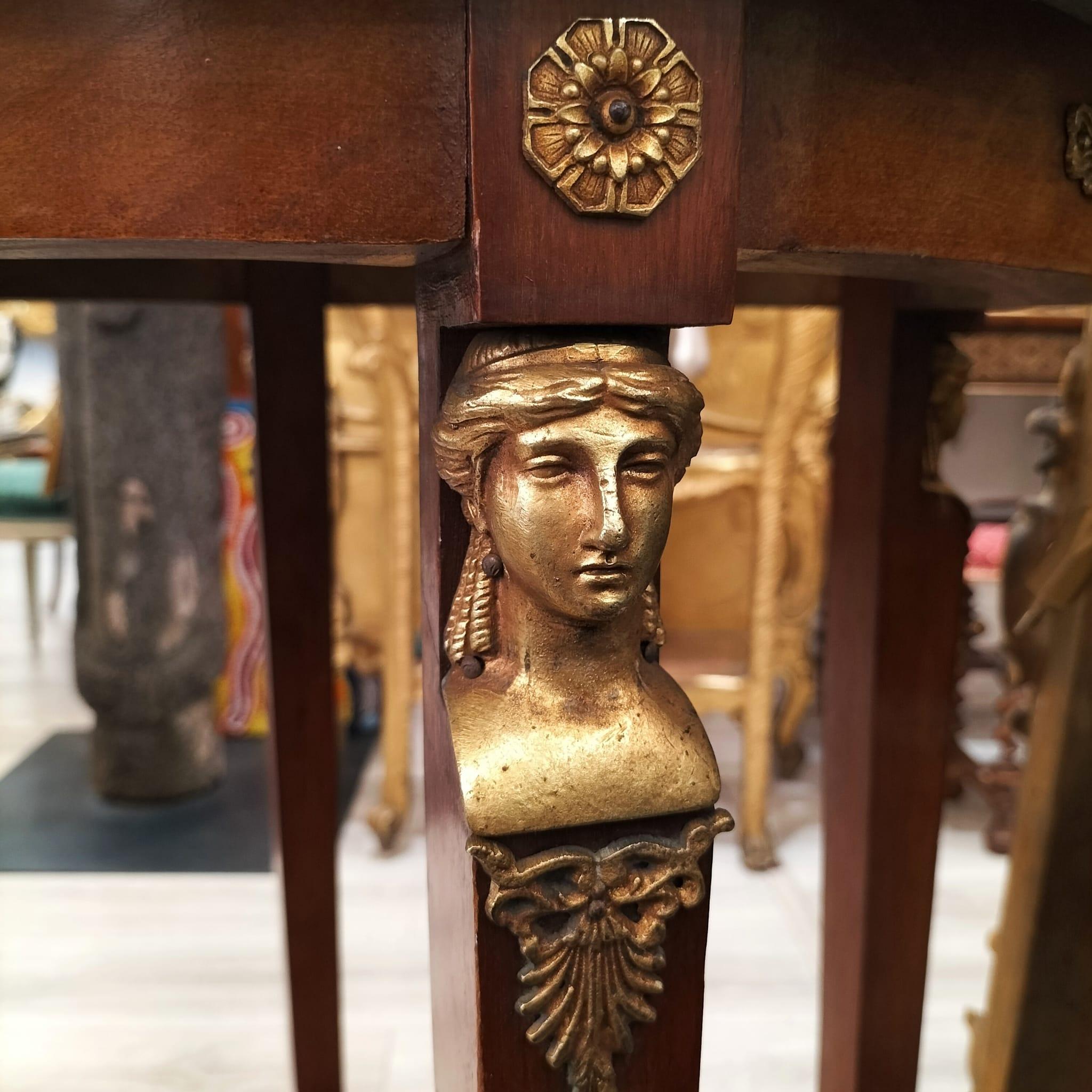 19th Century French Empire Marble Top Oval Side Table, Circa 1800 For Sale 1