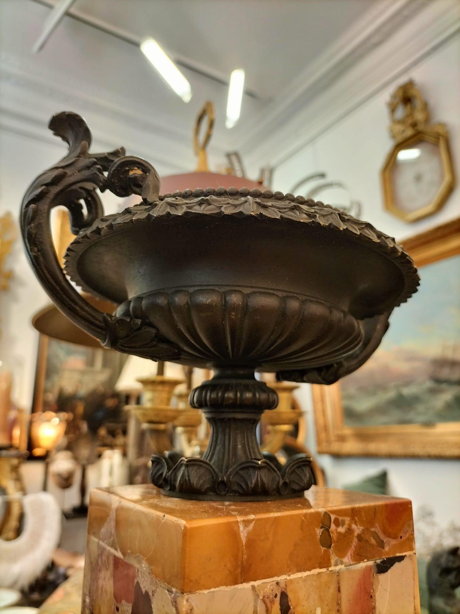 Patinated 19th Century Pair of Empire Cups Mounted on a Marble Base For Sale