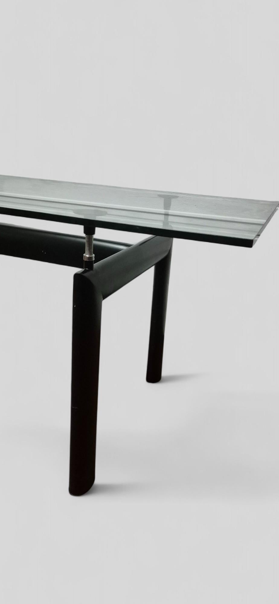 Mesa de comedor LC6 de Le Corbusier para Cassina, Siglo XX en venta 4