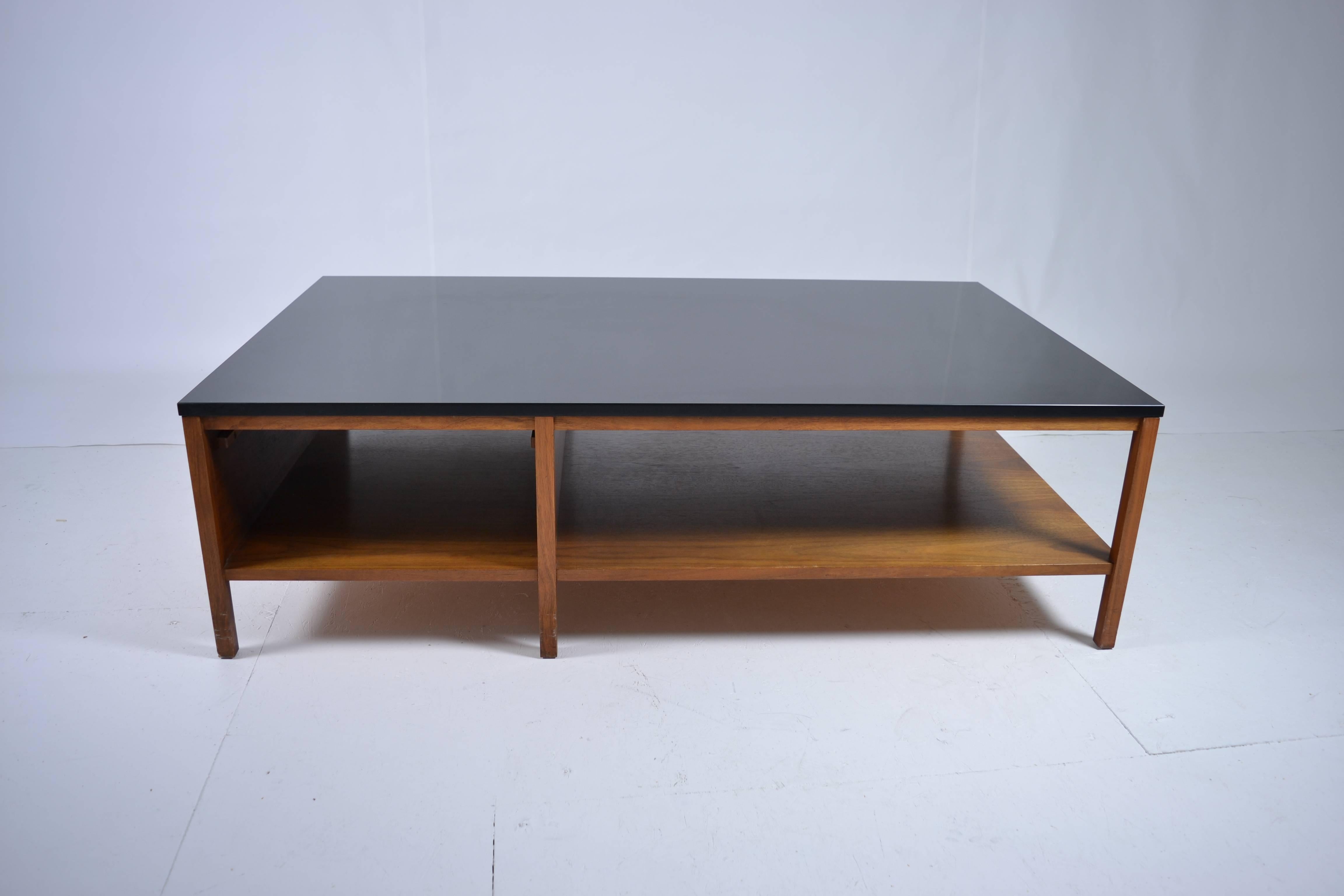 Mid-20th Century Paul McCobb for Calvin Cocktail Table USA circa 1950s