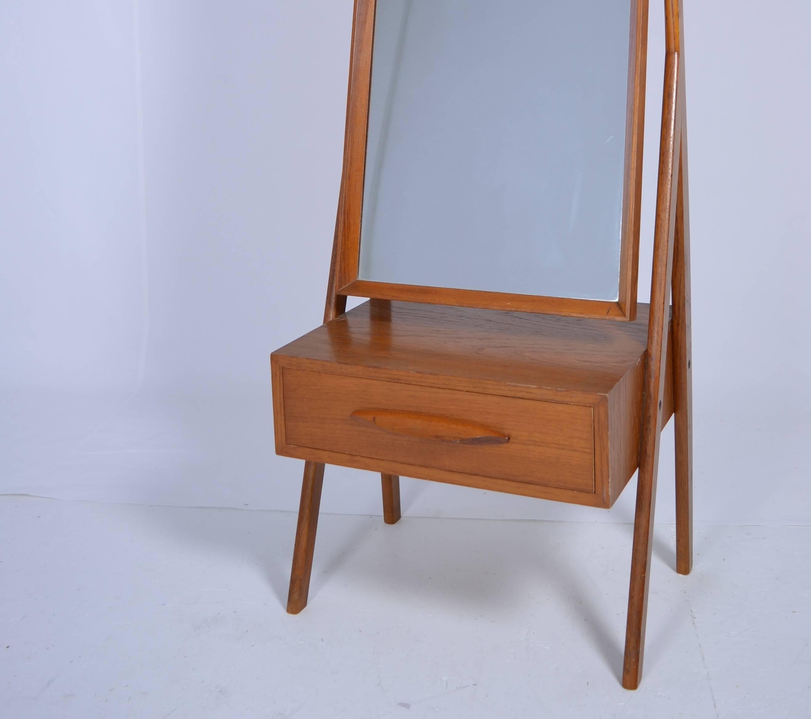 Danish Modern Cheval Mirror by Arne Vodder, circa 1960s In Good Condition In Norwalk, CT