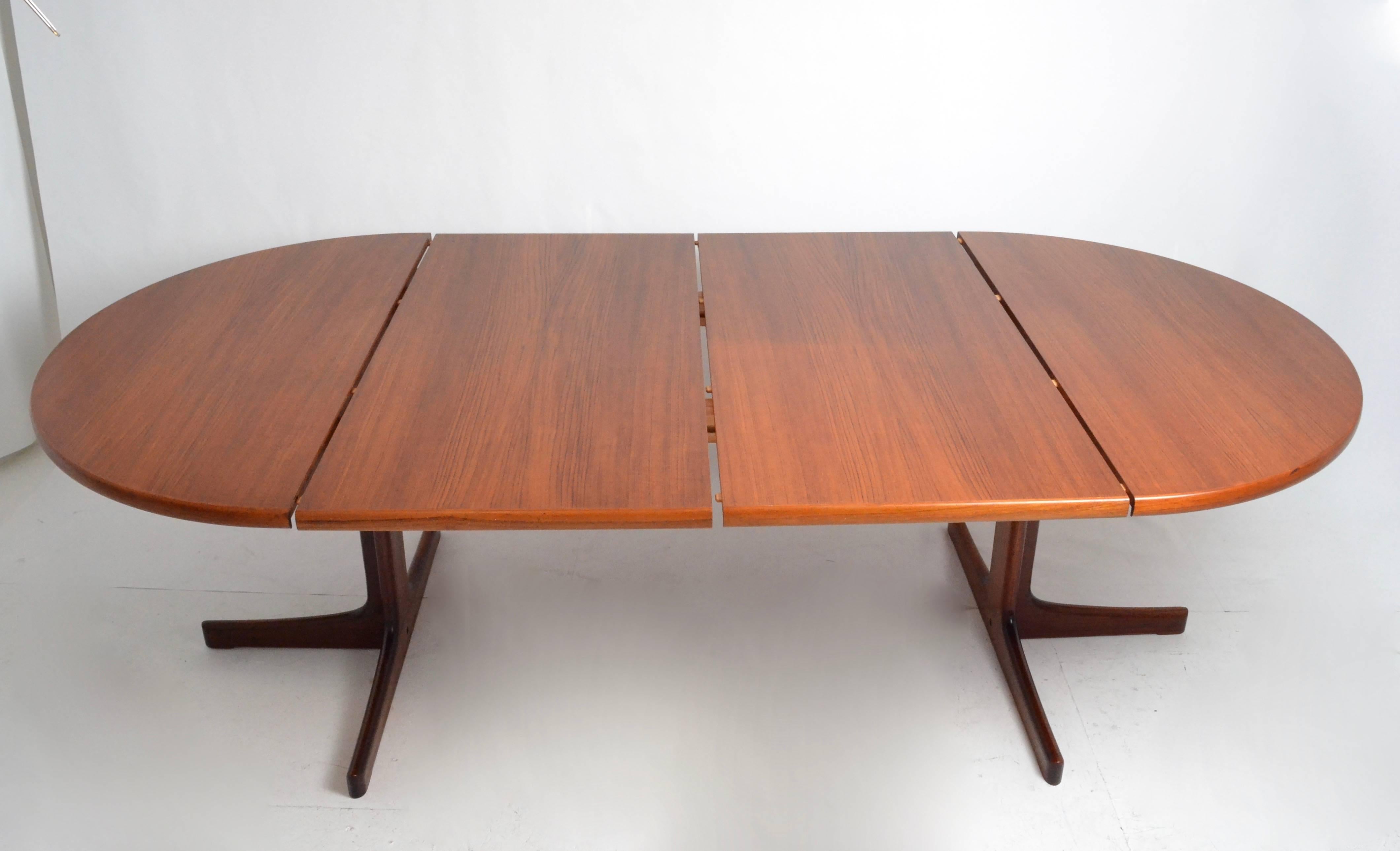 Teak Dining Table by Karl Erik Ekselius for Joc Vetlanda, Denmark, circa 1960s In Good Condition In Norwalk, CT