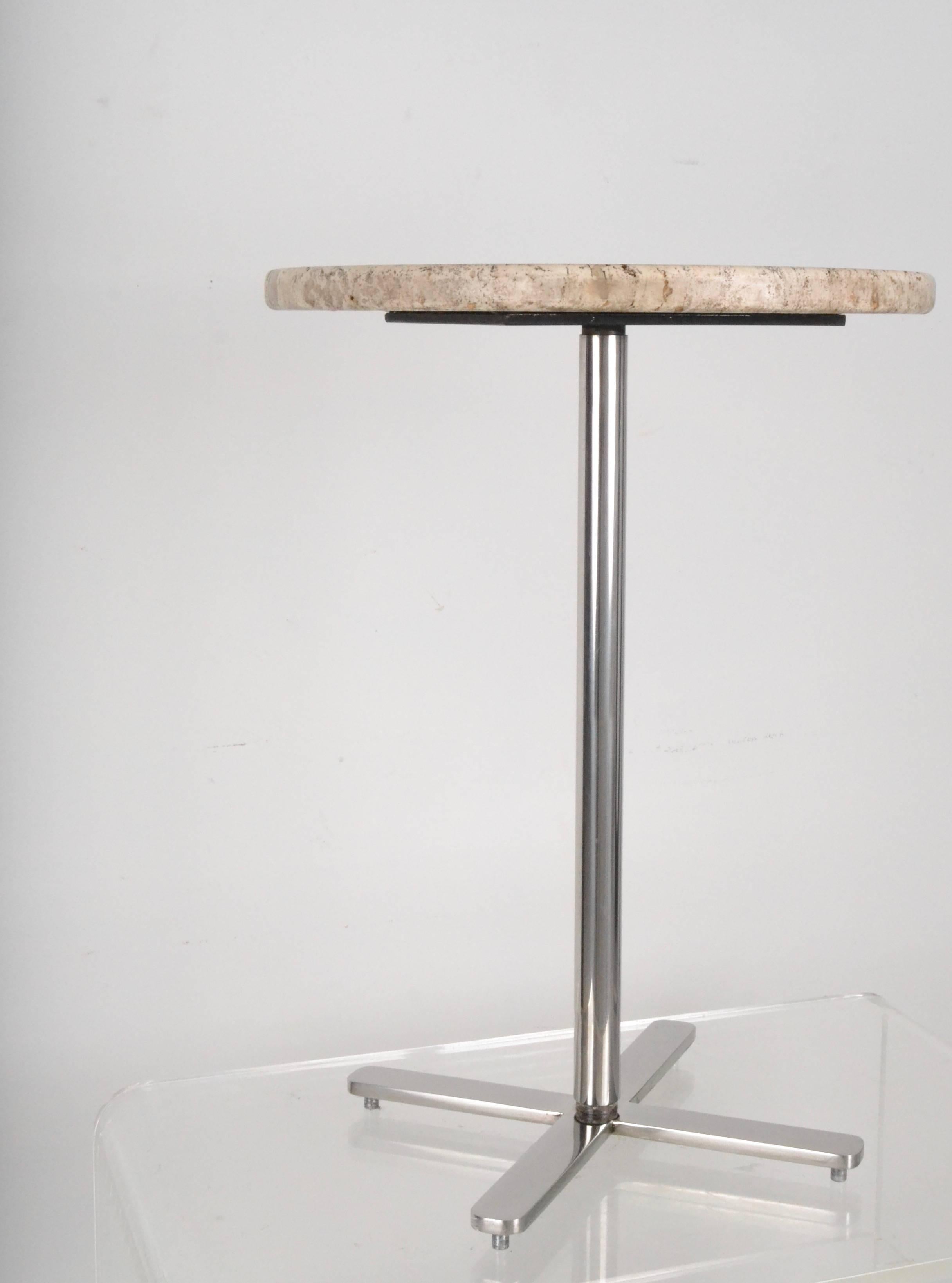 Very fine quality and great look, a small-scale drinks table. Excellent condition.