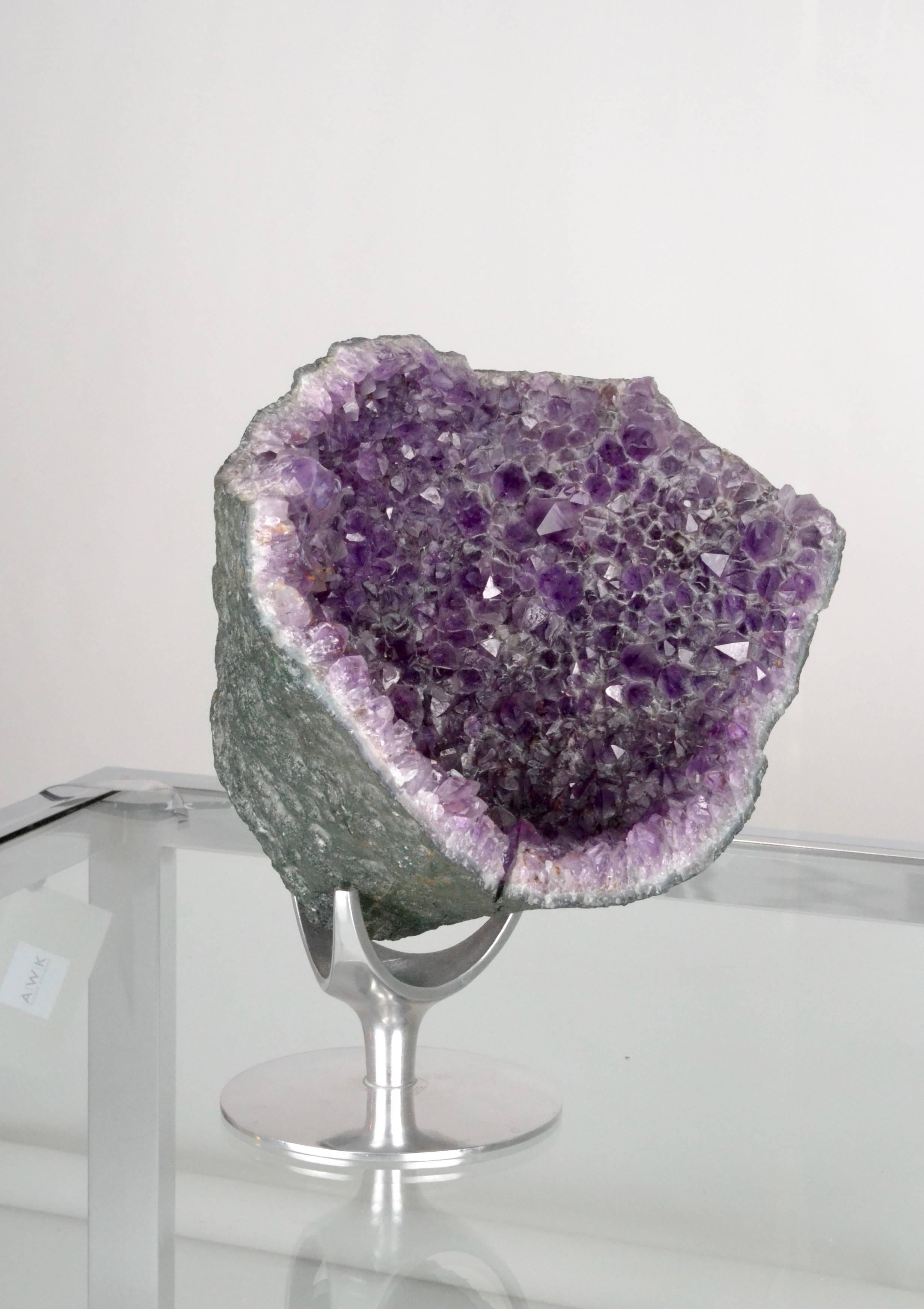 Large Amethyst Geode on Stand In Good Condition In Norwalk, CT