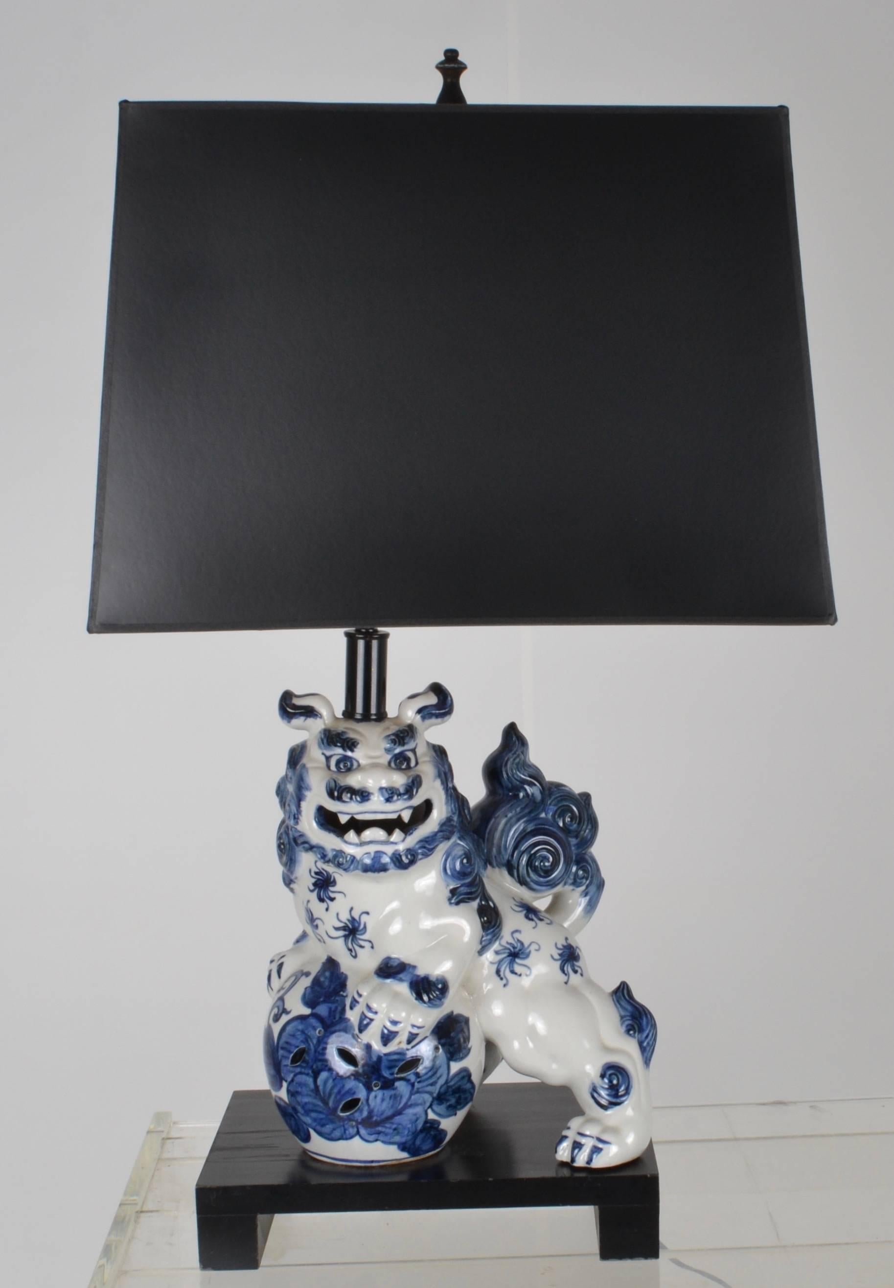 Pair of Vintage Foo Dog Lamps In Excellent Condition In Norwalk, CT