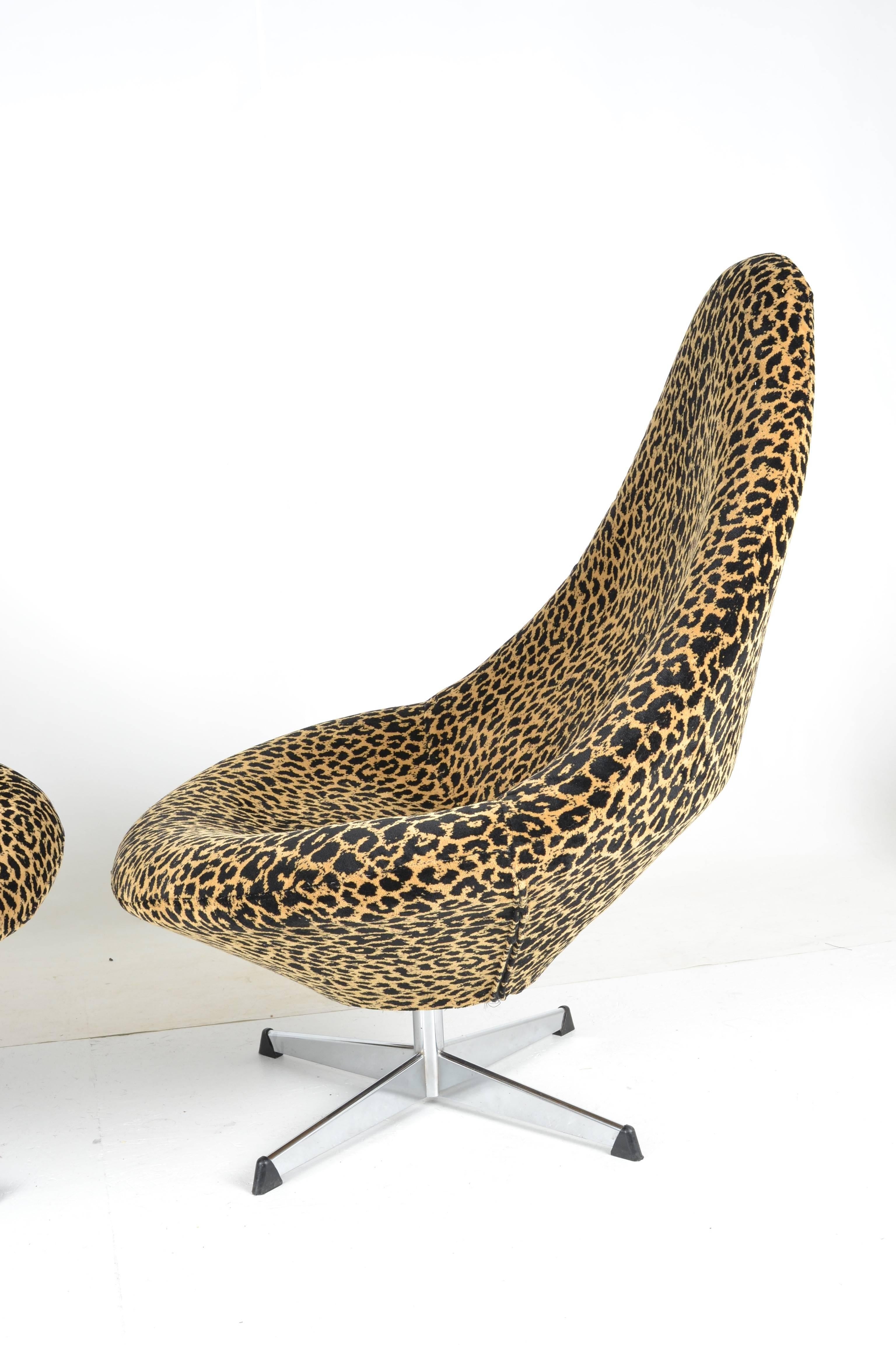 Pair of 1960s Swivel Chairs in Leopard 1