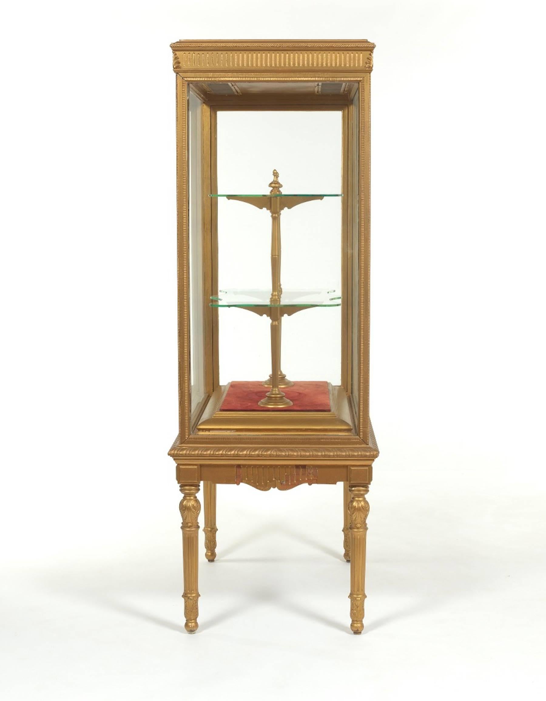 Early 20th Century Pair of French Neoclassical Giltwood Standing Cabinets or Vitrines