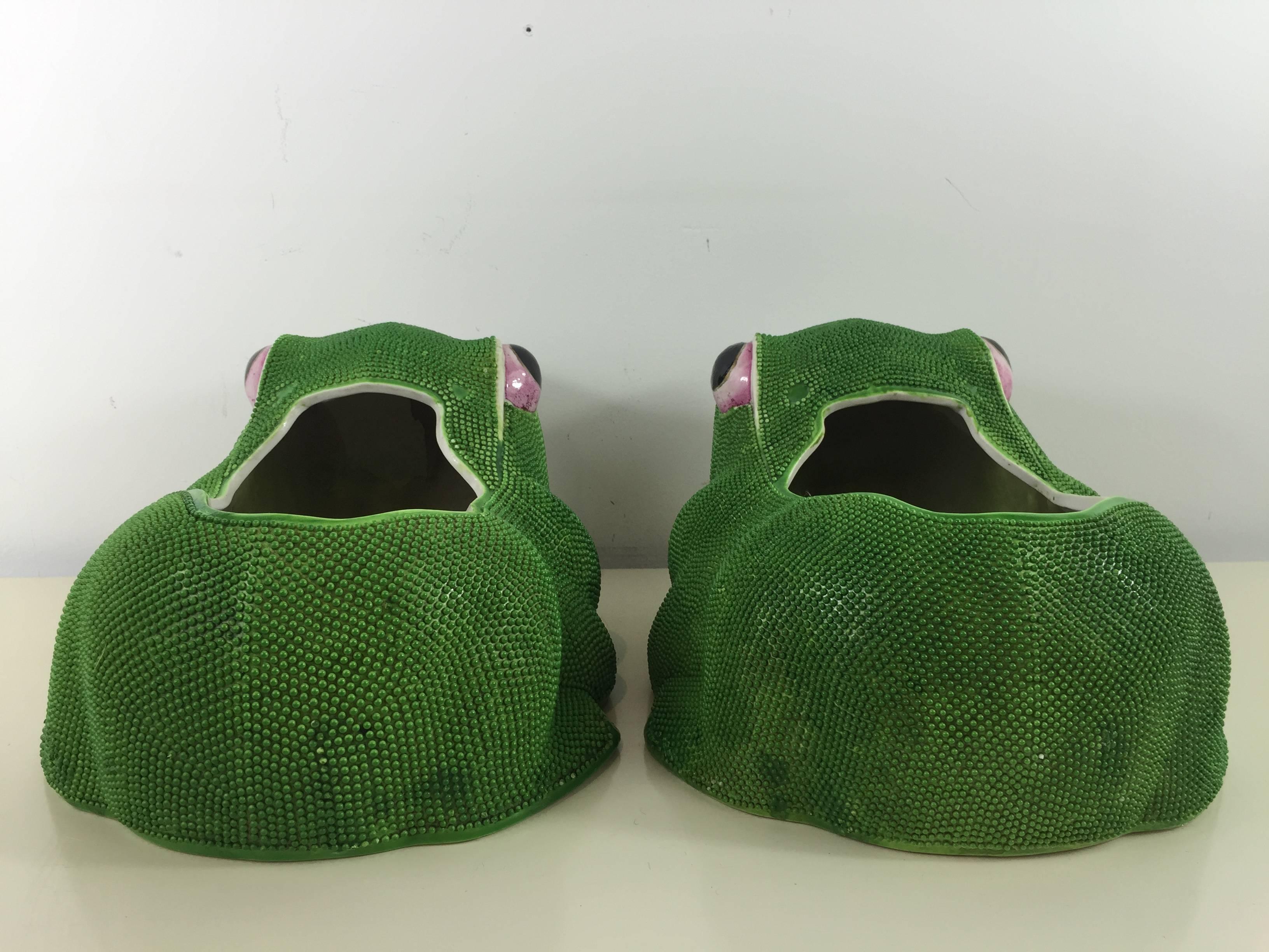 Pair of Chinese Export Frog Planters In Good Condition In Oaks, PA