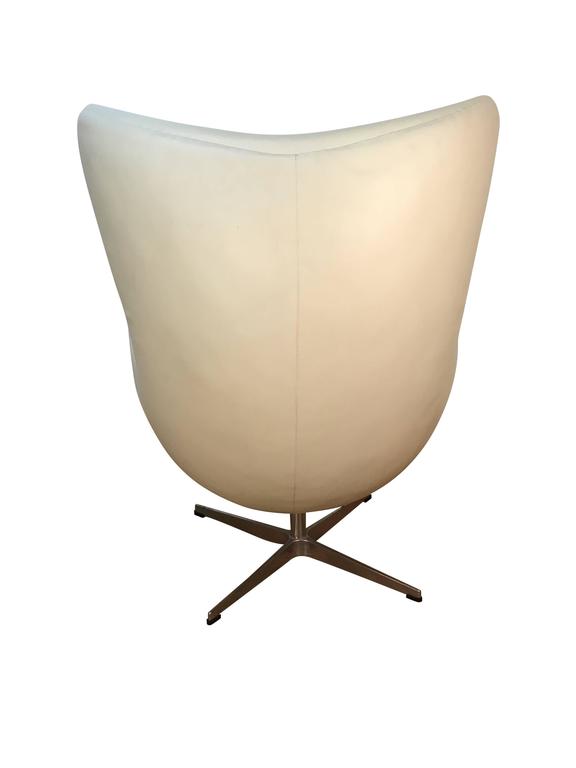 Egg Chair Upholstered in White Leather, after Arne Jacobson at 1stDibs