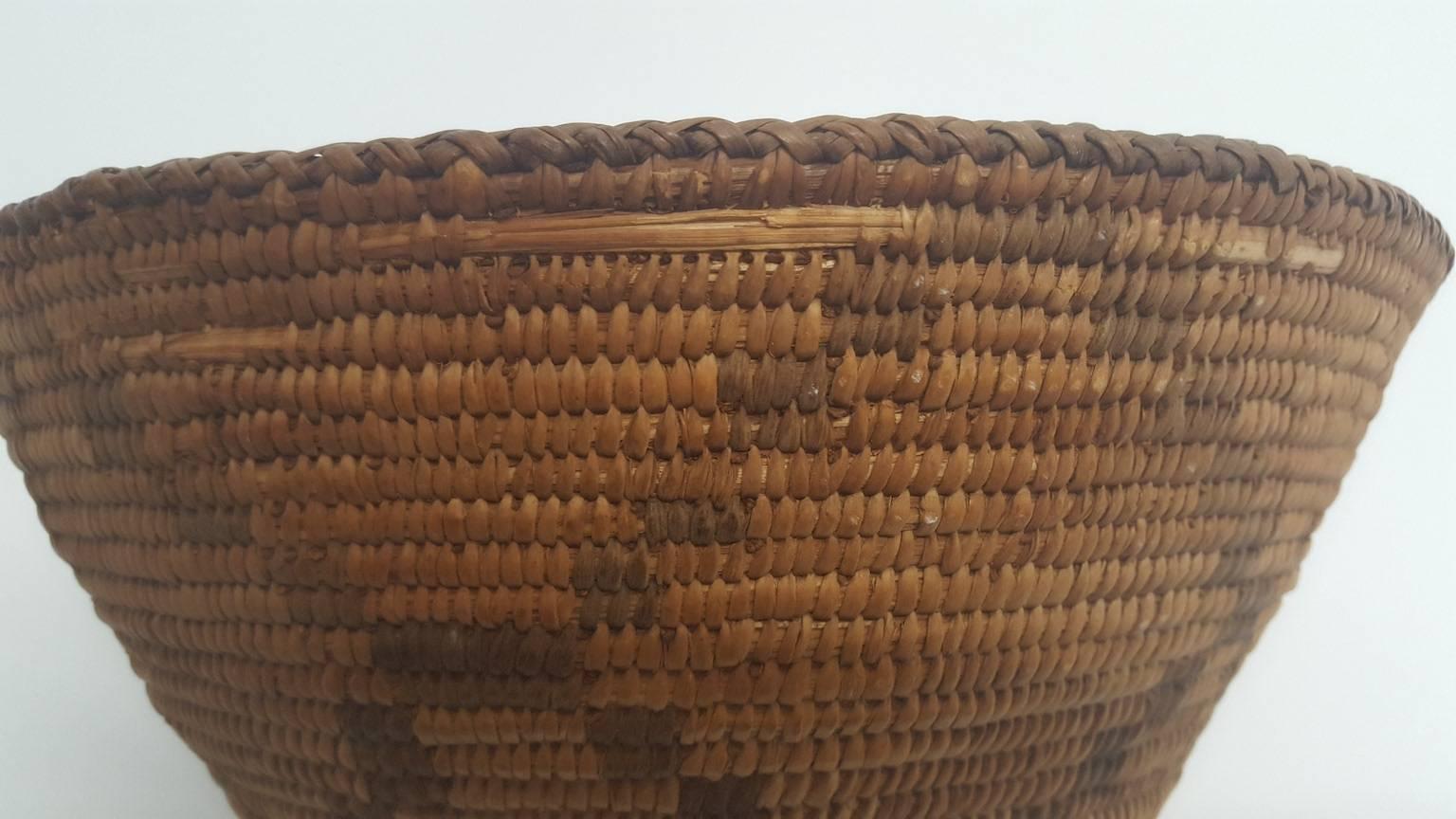 19th Century Apache Basket In Good Condition In Van Nuys, CA