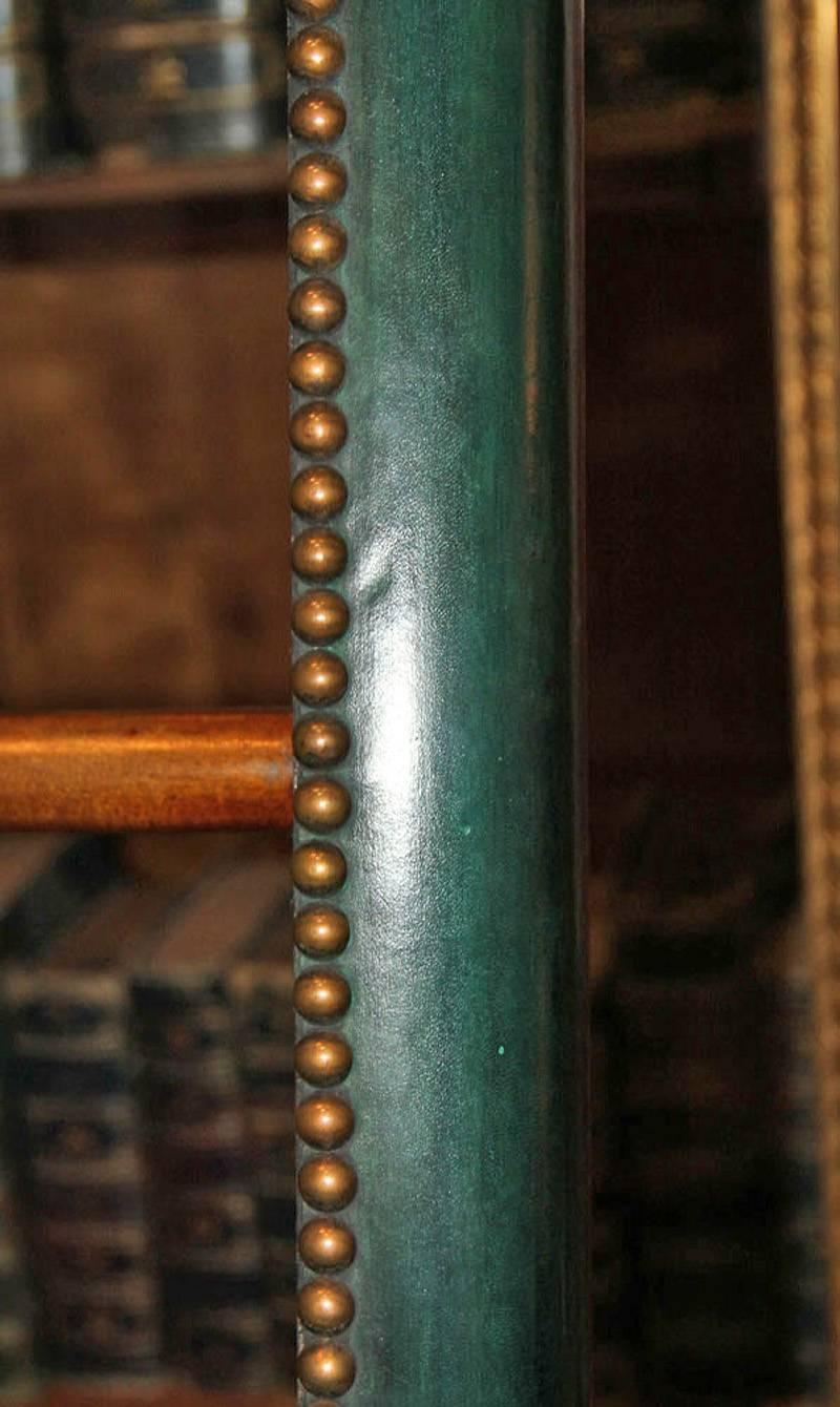 American C. Mariani Custom Mahogany Folding Library Ladder in the English Taste For Sale