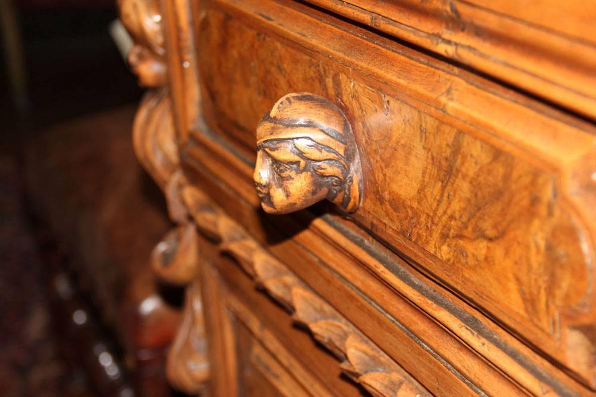 Late 17th Century Florentine Walnut Chest of Drawers For Sale 6