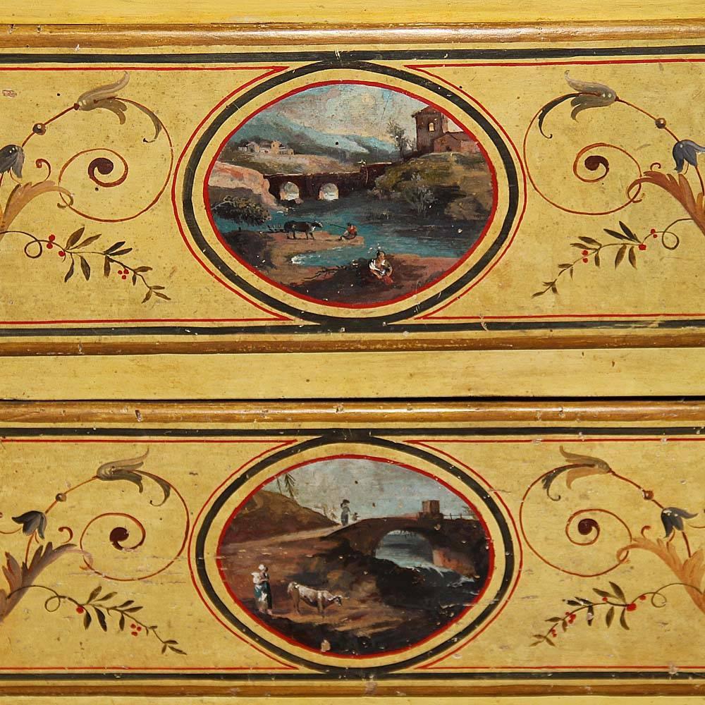 Italian Elegant Pair of 18th Century Neoclassical Luccan Louis XVI Polychrome Commode For Sale