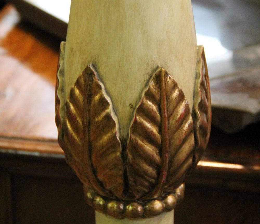 An Italian Style Polychrome and Parcel-Gilt Torchère Floor Lamp In Excellent Condition For Sale In San Francisco, CA