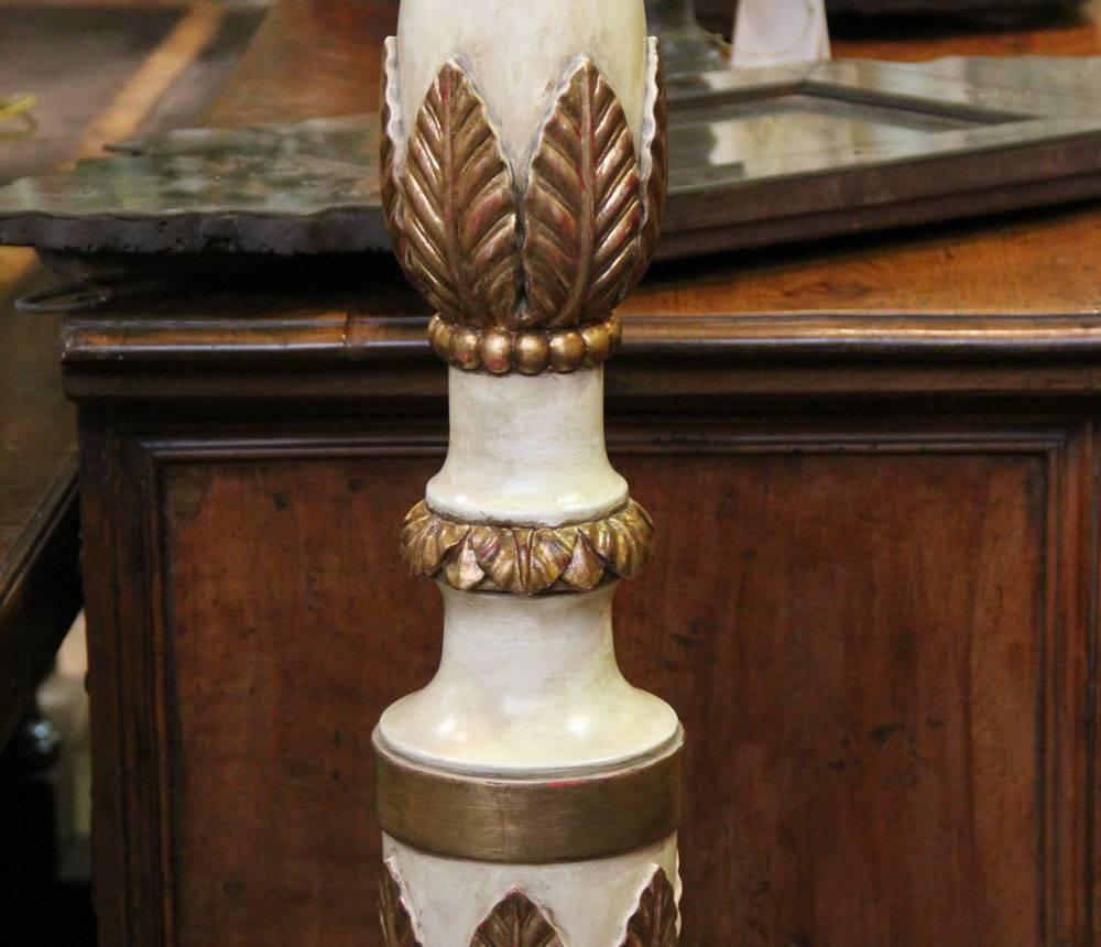 American An Italian Style Polychrome and Parcel-Gilt Torchère Floor Lamp For Sale